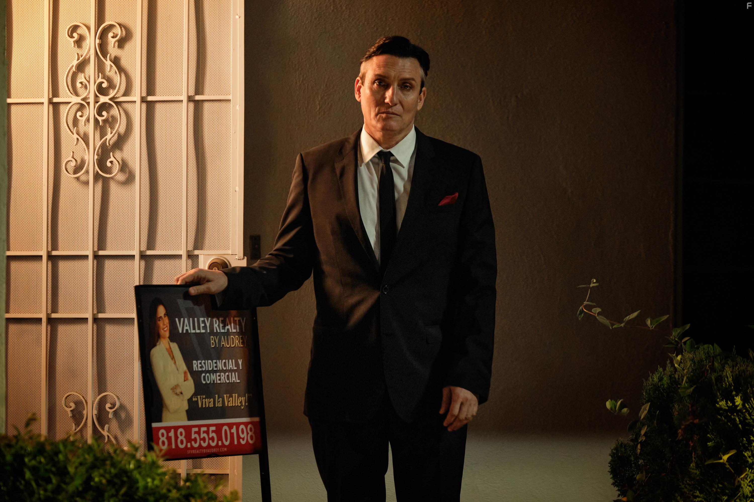 Oliver Masucci in Day Shift (2022)