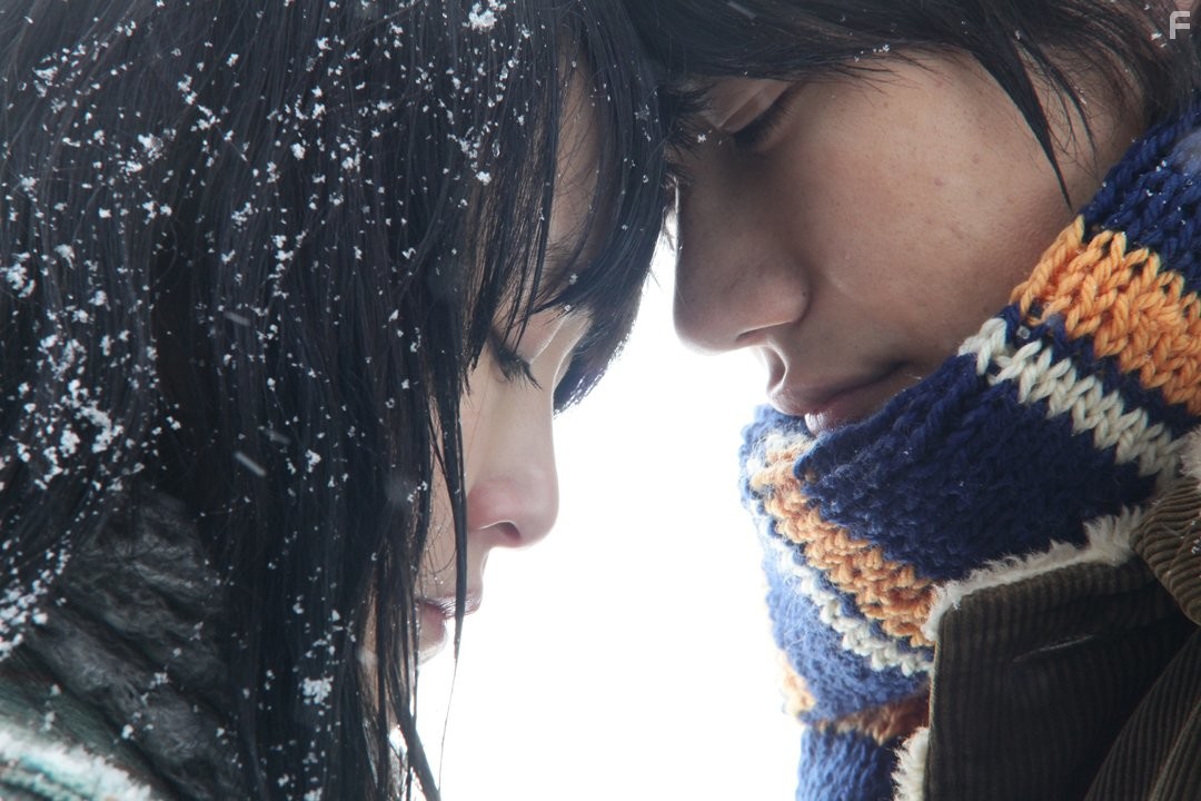 Rinko Kikuchi and Ken'ichi Matsuyama in Норвежский лес (2010)