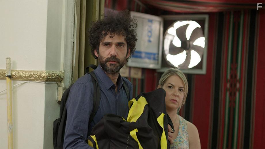 Kais Nashif and Shany Verchik in Abu Omar (2020)