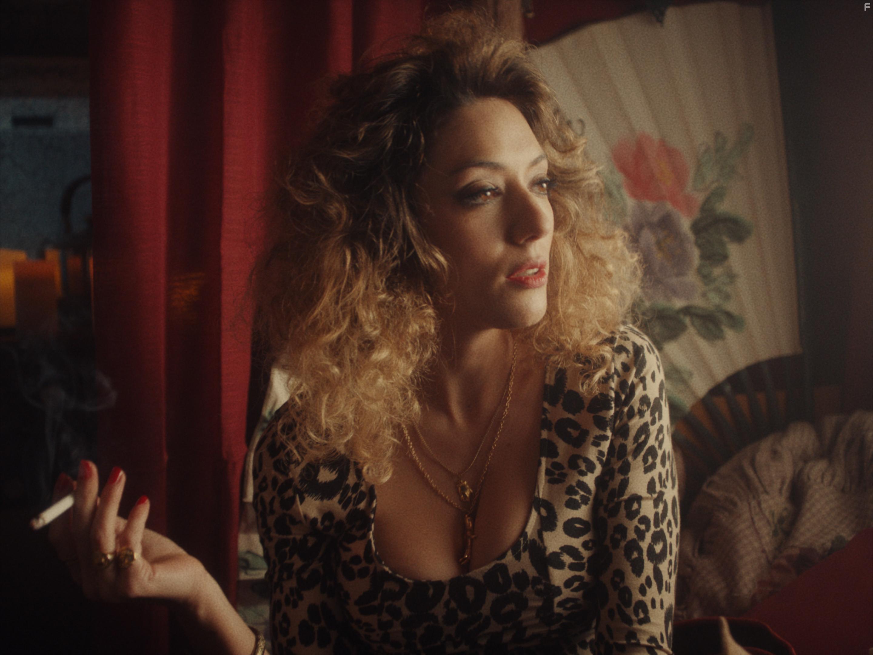 Vanessa Guide in 3615 Monique (2020)