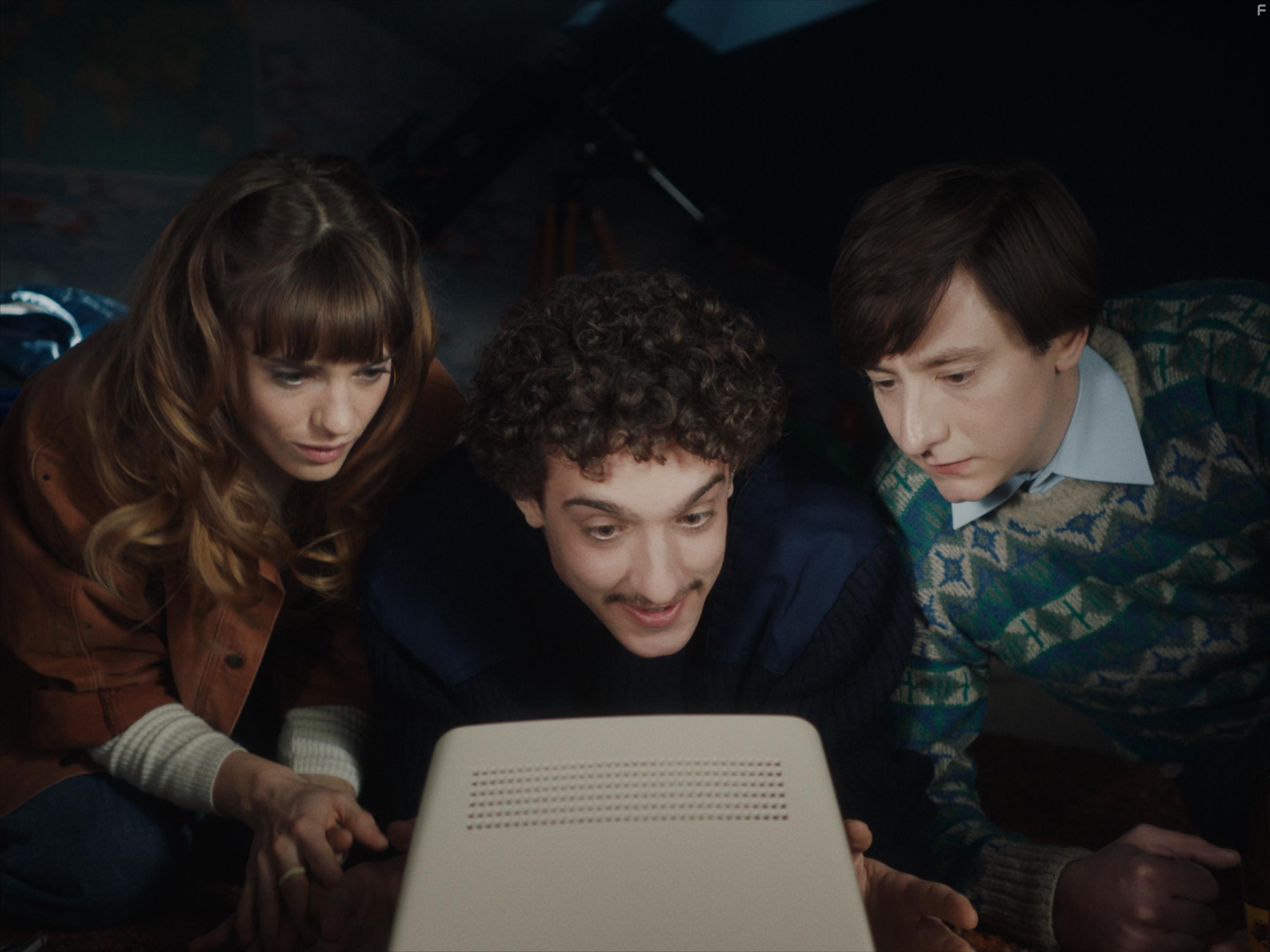 Arthur Mazet, Nomie Schmidt, and Paul Scarfoglio in 3615 Monique (2020)