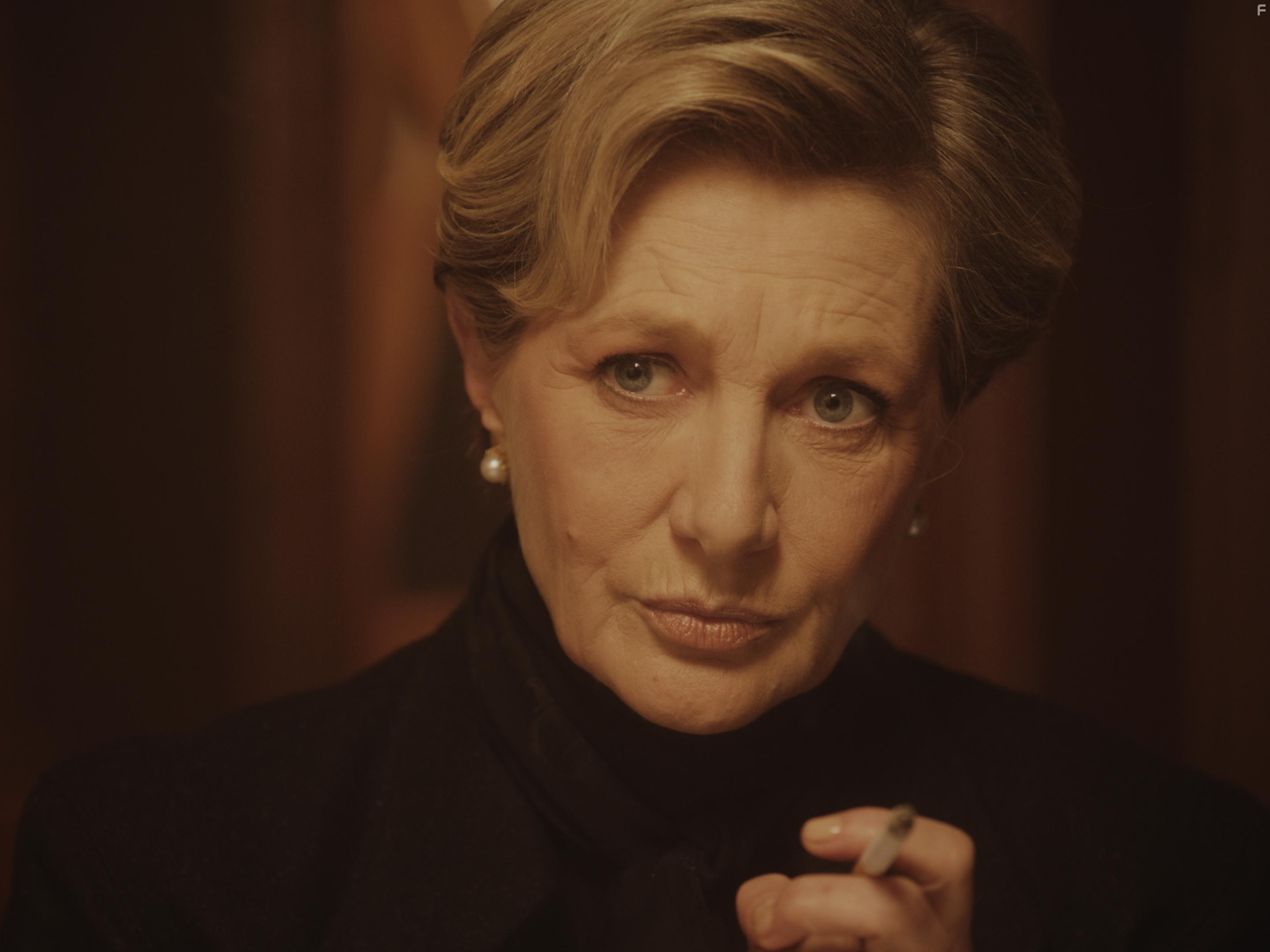 Anne Loiret in 3615 Monique (2020)