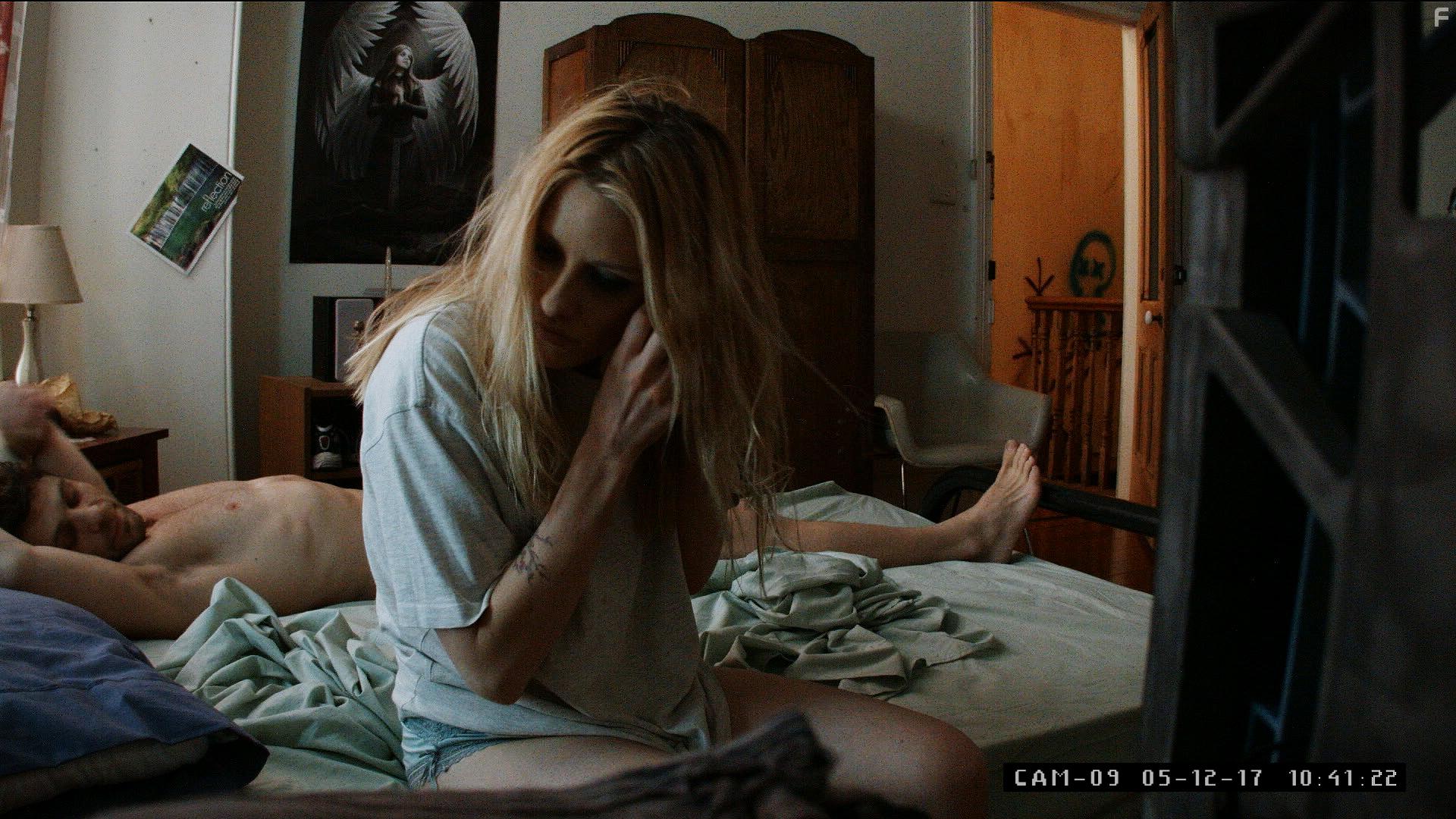 Lindsay Farris and Stephanie King in We're Not Here to Fuck Spiders (2020)