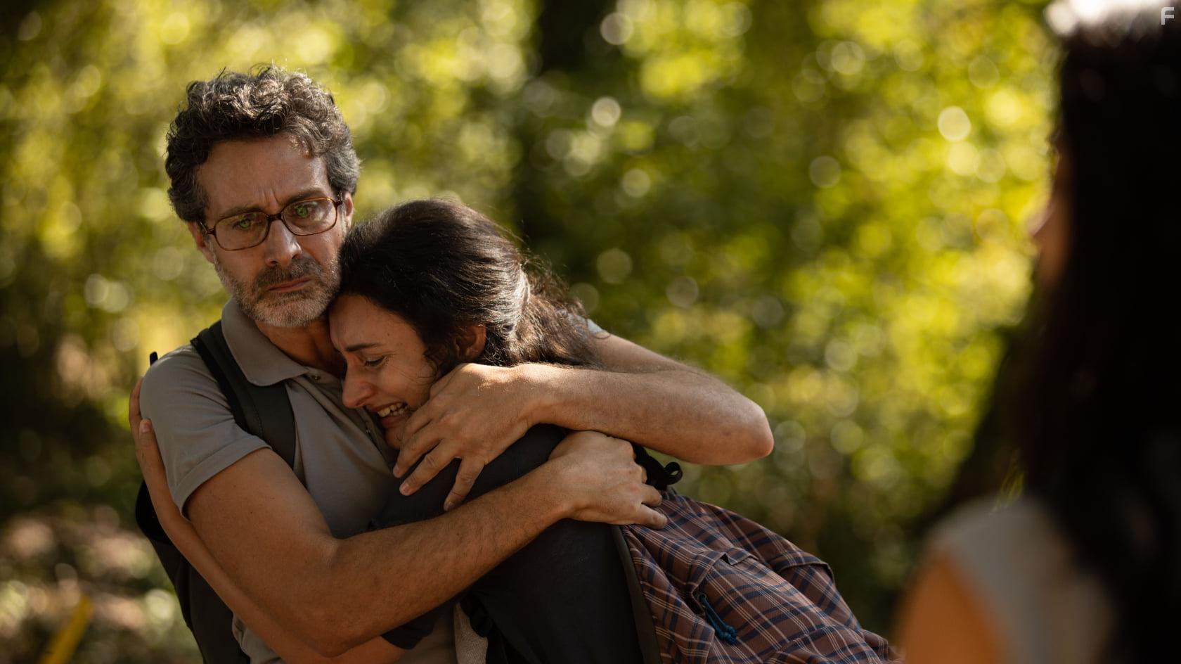 Aurora Peres and Davide Dolores in Mkari (2021)