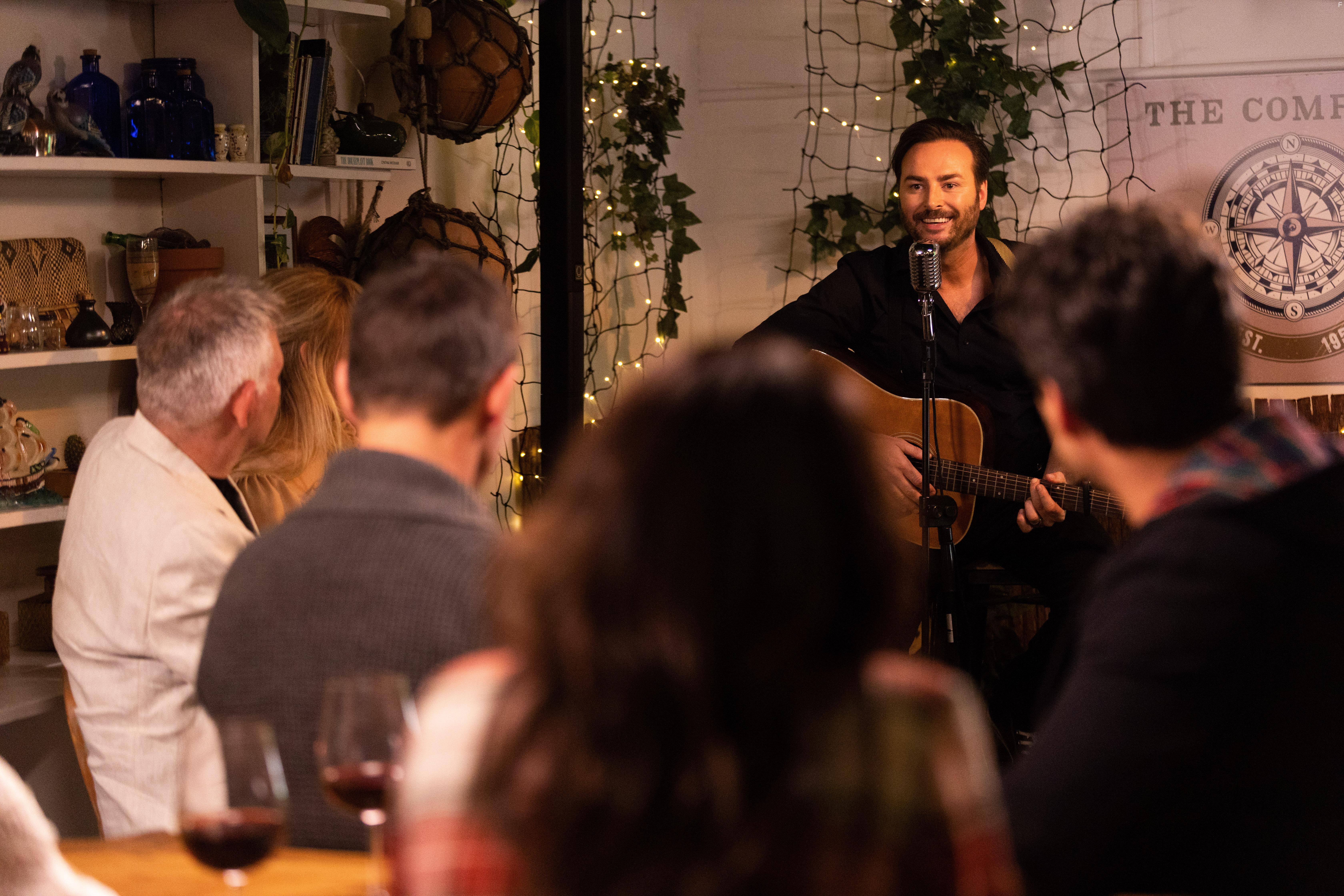 Love and Penguins (2022)