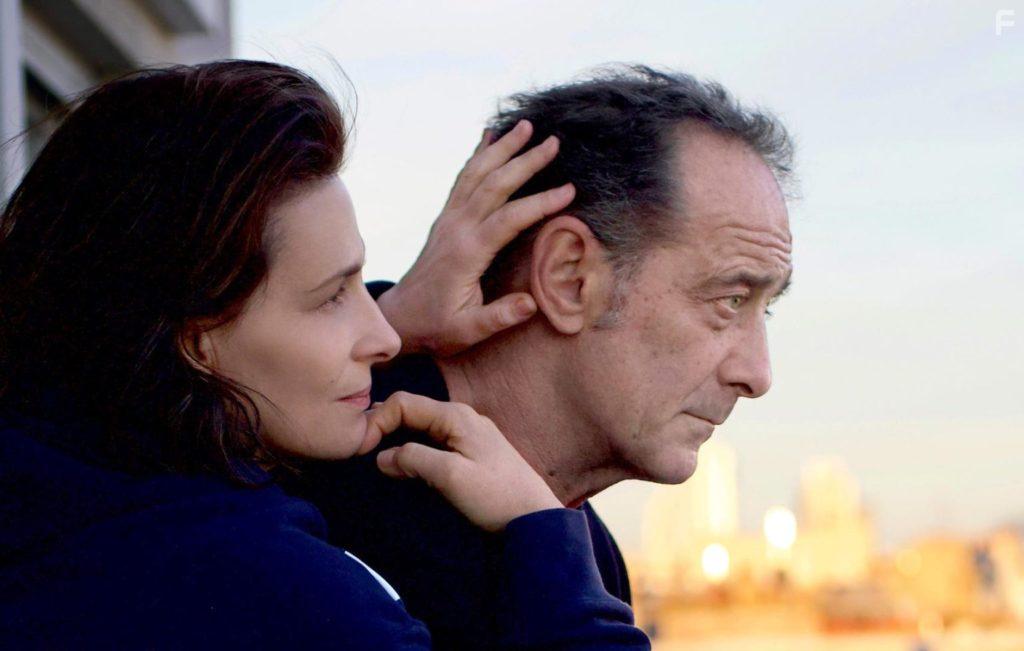 Juliette Binoche and Vincent Lindon in Avec amour et acharnement (2022)