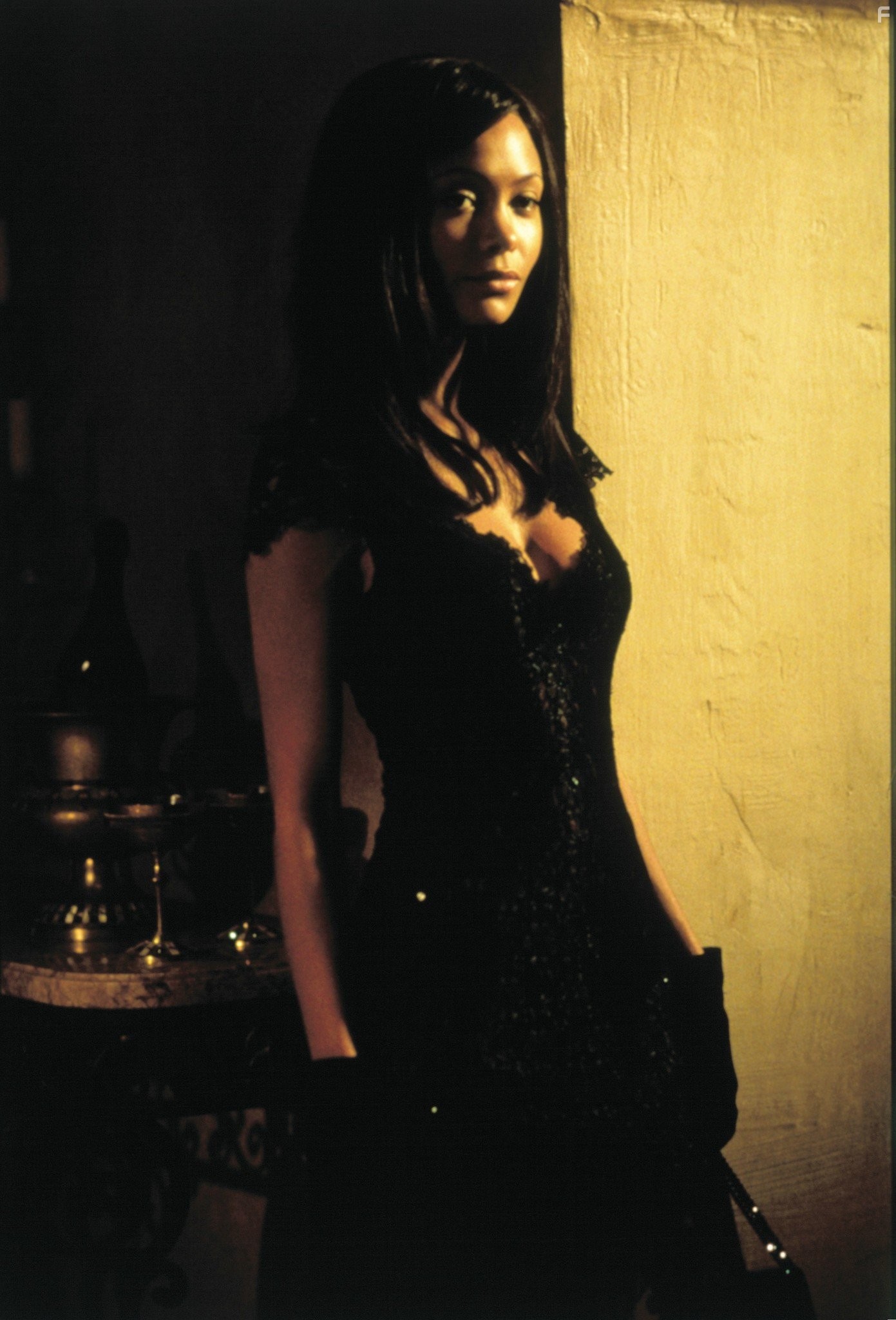 Thandie Newton in Миссия: невыполнима 2 (2000)