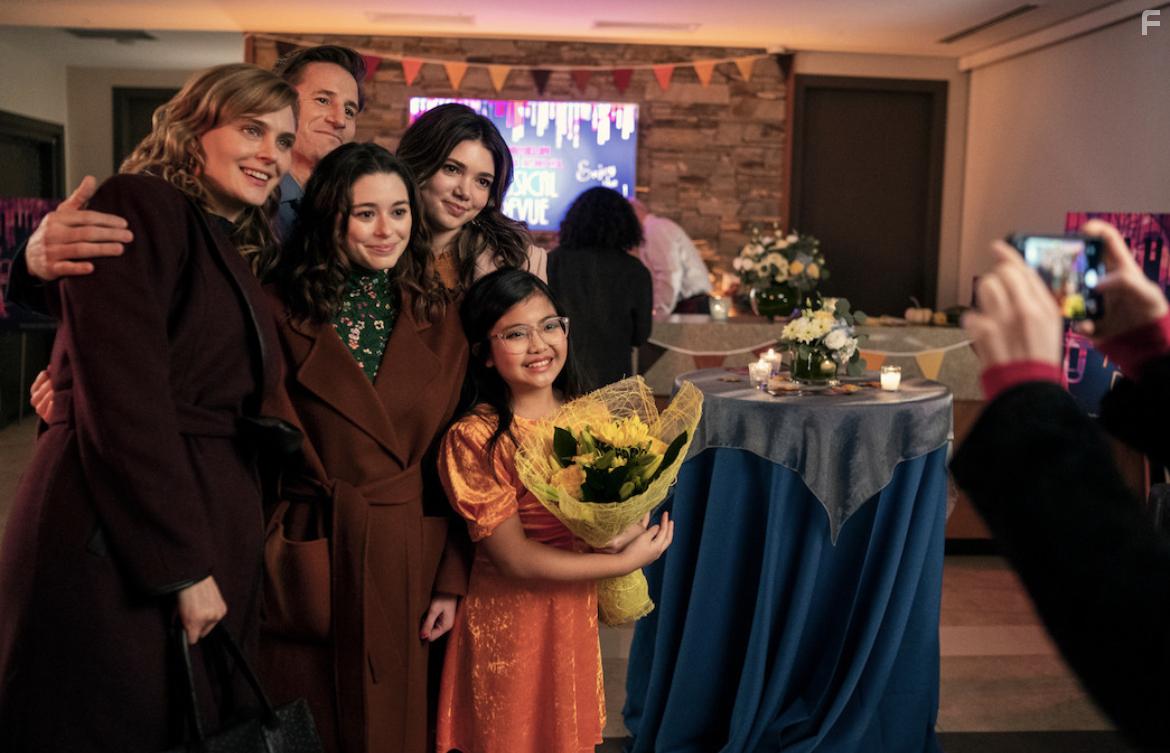 Emily Deschanel, Sam Jaeger, Alisha Newton, Xaria Dotson, and Naomi Tan in Devil in Ohio (2022)