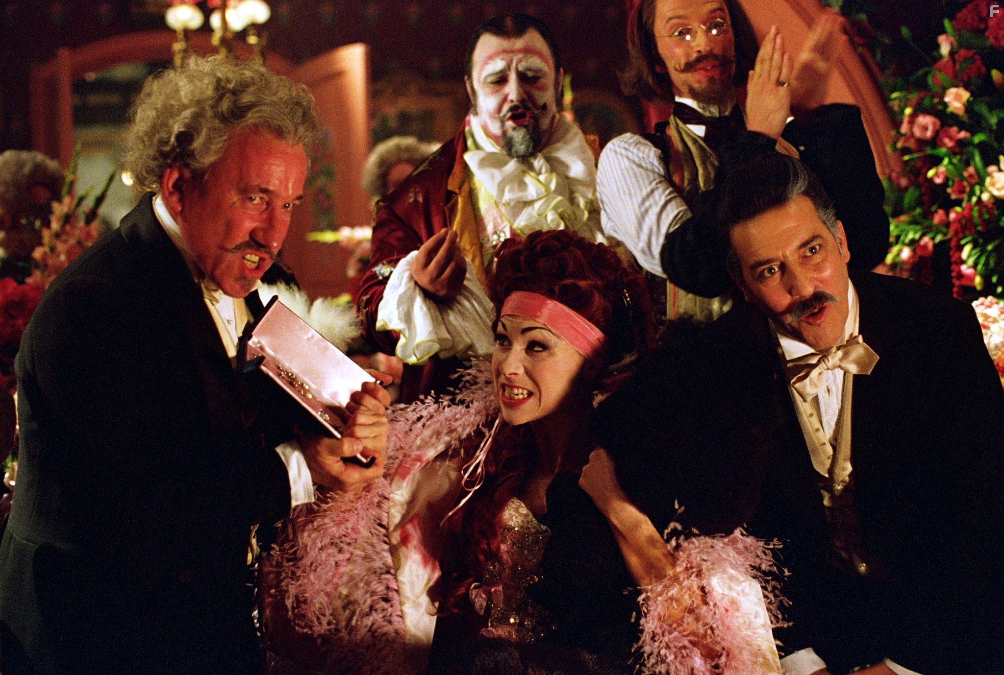 Minnie Driver, Simon Callow, and Ciar?n Hinds in Призрак оперы (2004)