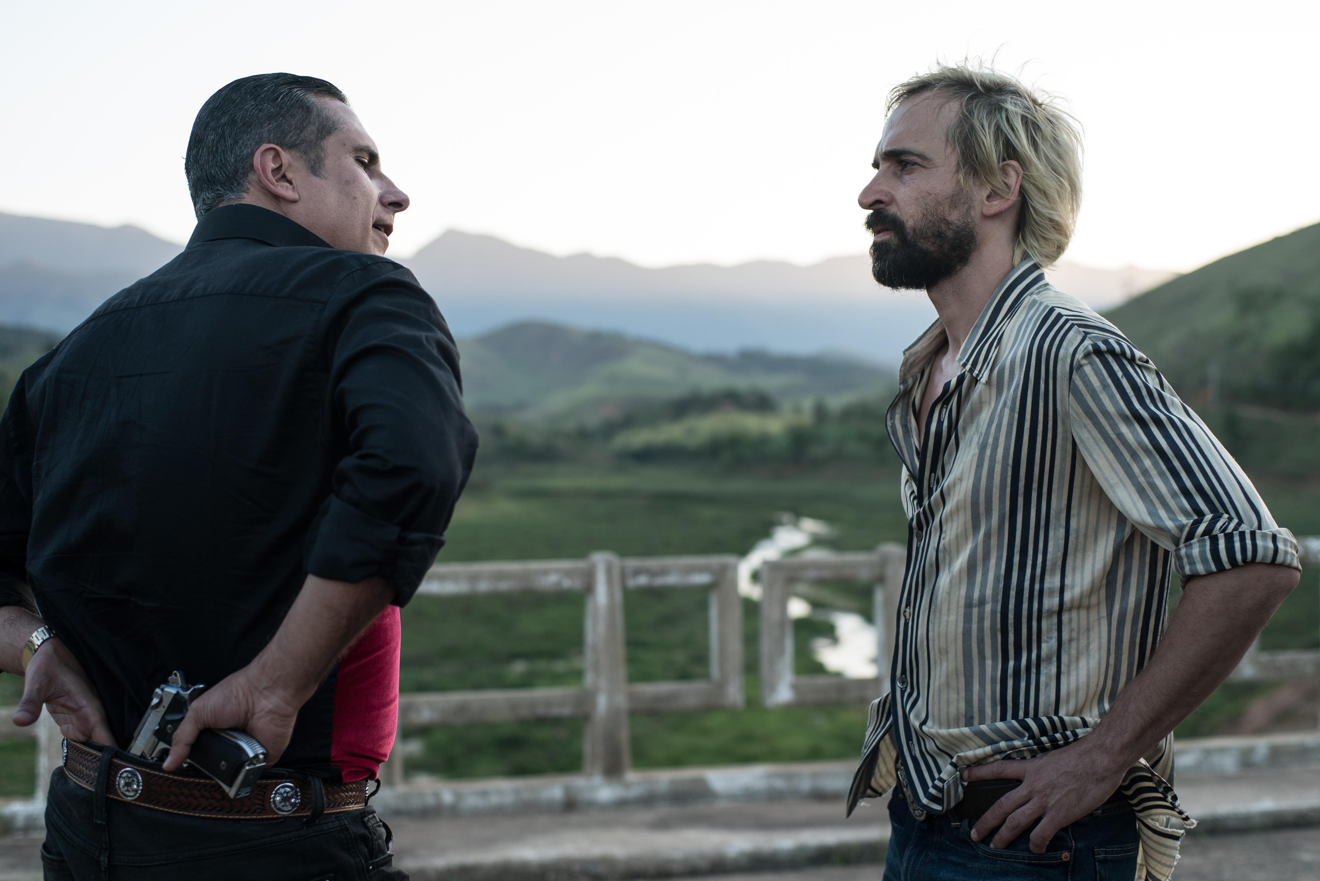 Jlio Andrade and Marlon Moreno in 1 Contra Todos (2016)