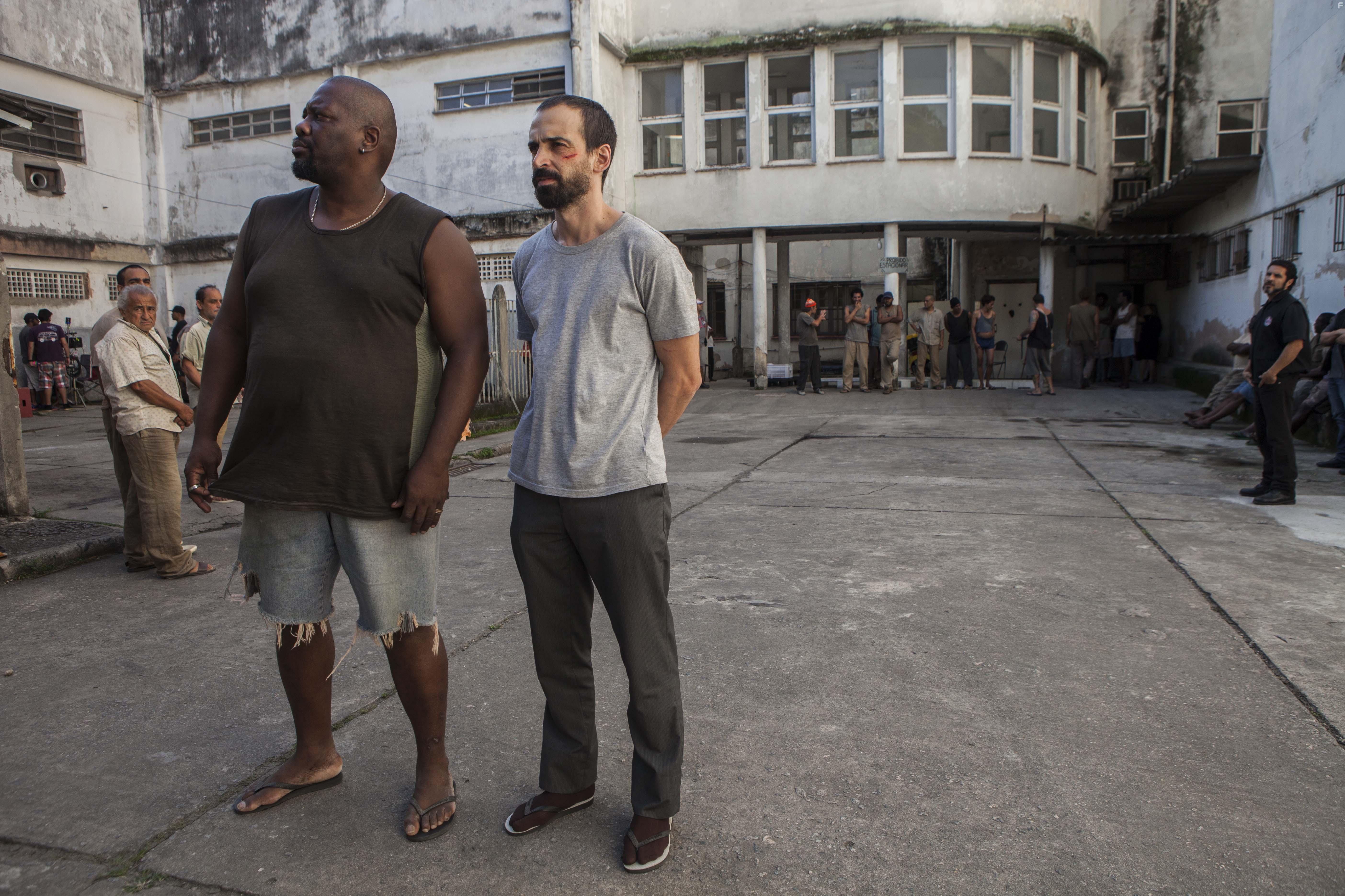 Jlio Andrade and Thogun Teixeira in 1 Contra Todos (2016)