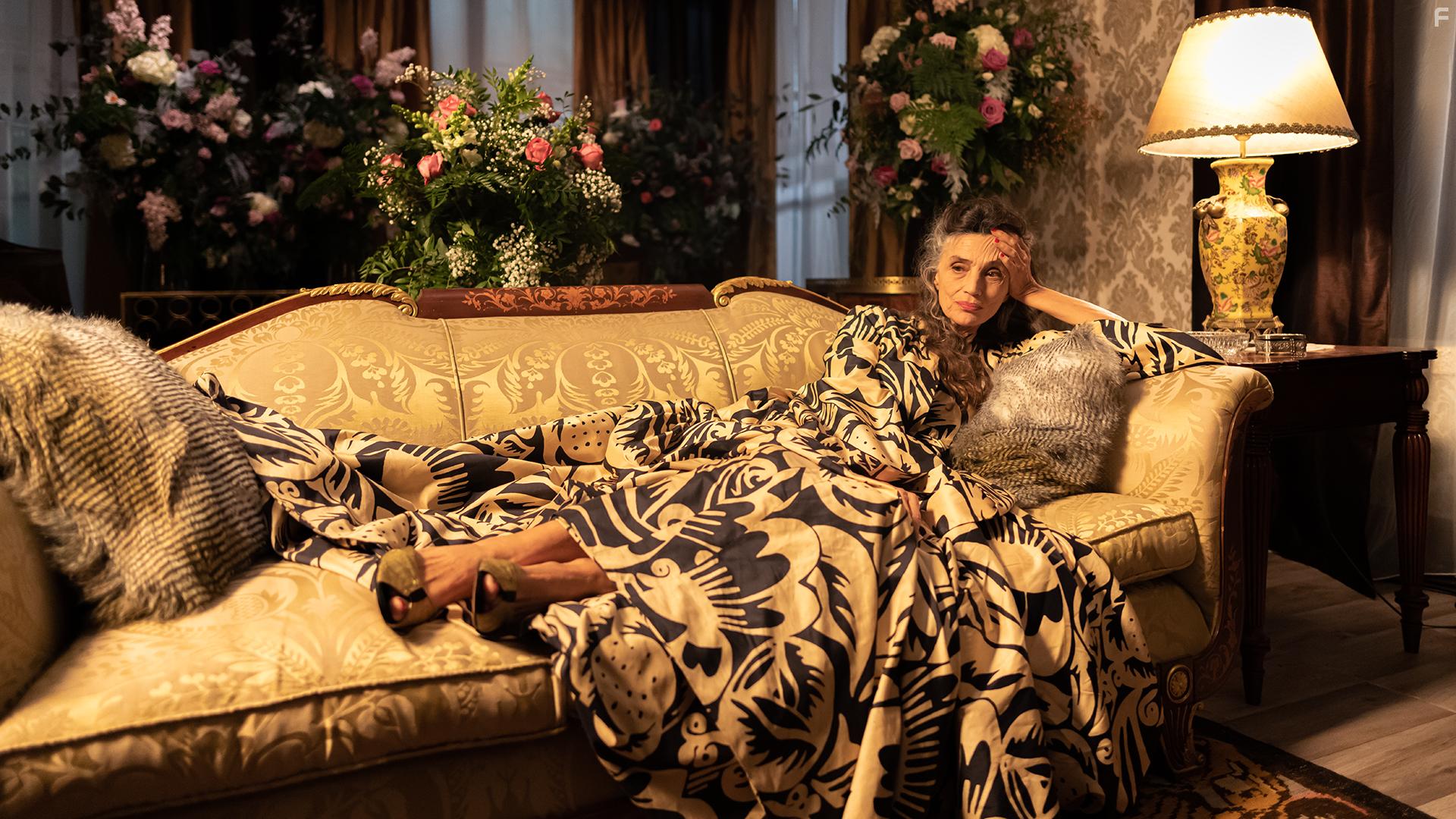 ngela Molina in Un asunto privado (2022)