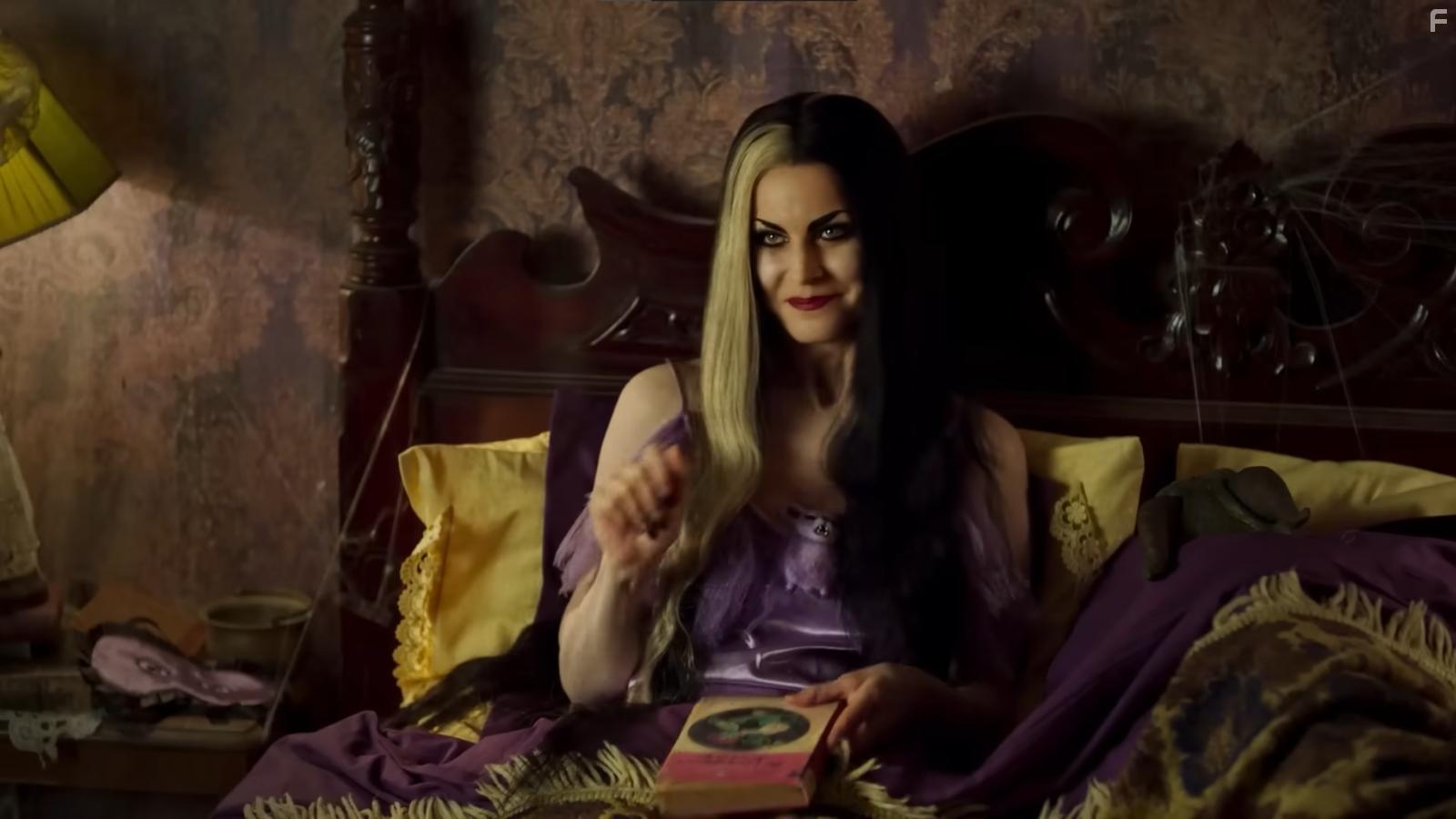 Sheri Moon Zombie in The Munsters (2022)