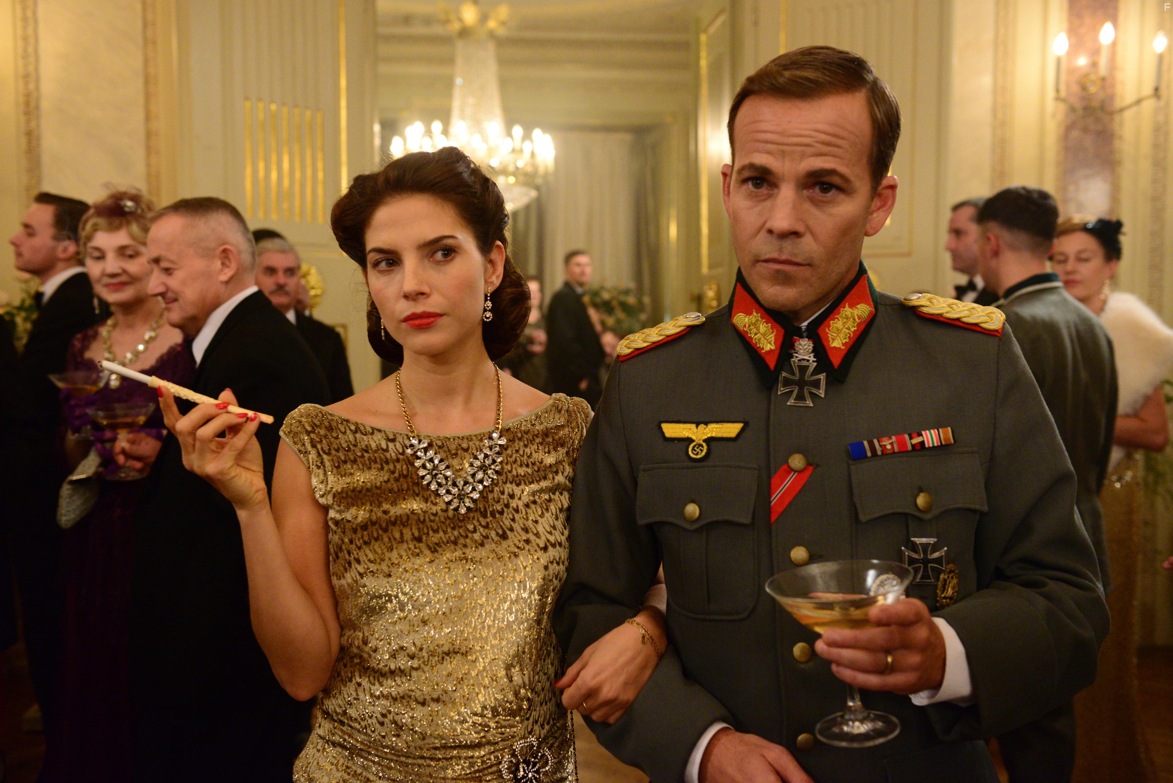 Stephen Dorff and Weronika Rosati in Music, War and Love (2019)