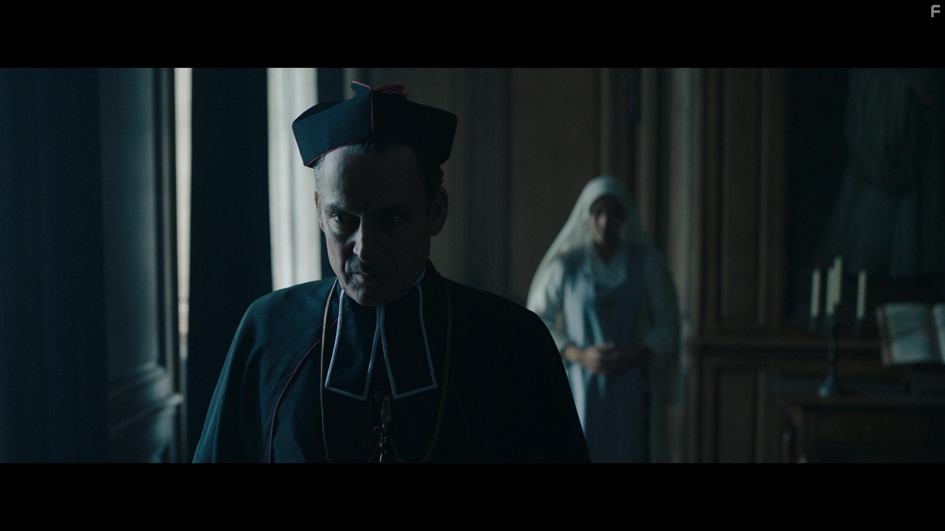 Michel Vota and Julie De Bona in Les combattantes (2022)