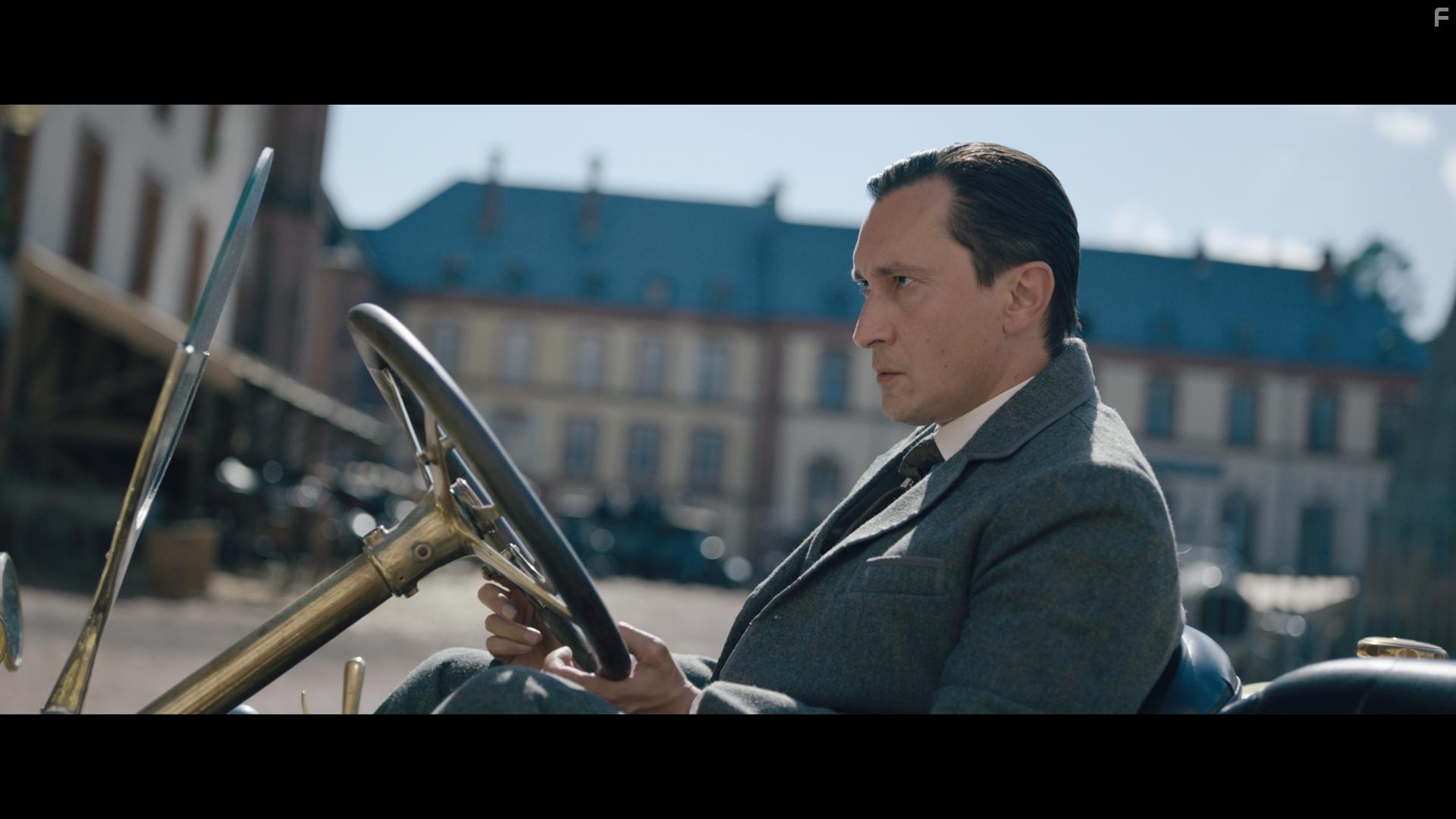 Grgoire Colin in Les combattantes (2022)