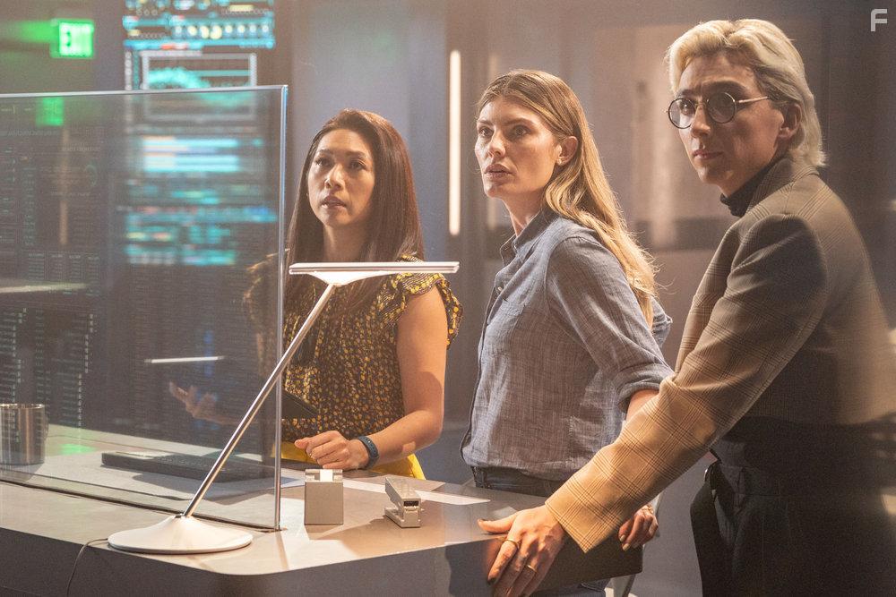 Nanrisa Lee, Mason Alexander Park, and Caitlin Bassett in Quantum Leap (2022)