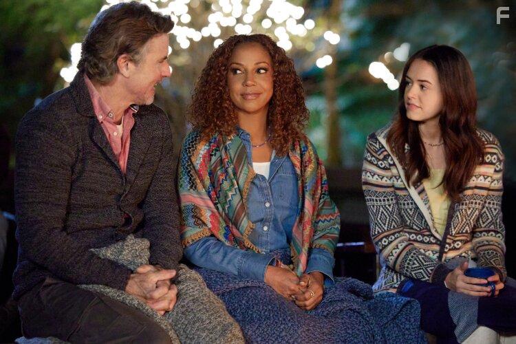 Holly Robinson Peete and Kaylee Bryant in The Journey Ahead (2022)