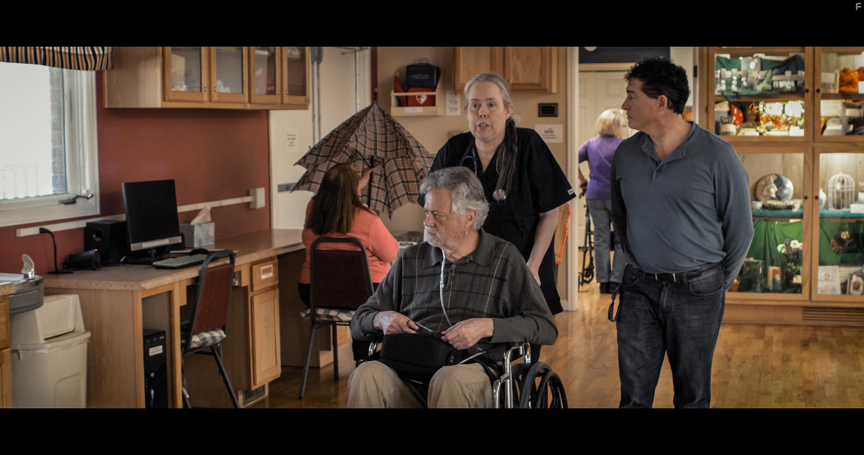 Steve Bongeorno and Maria Olsen in Flow (2022)