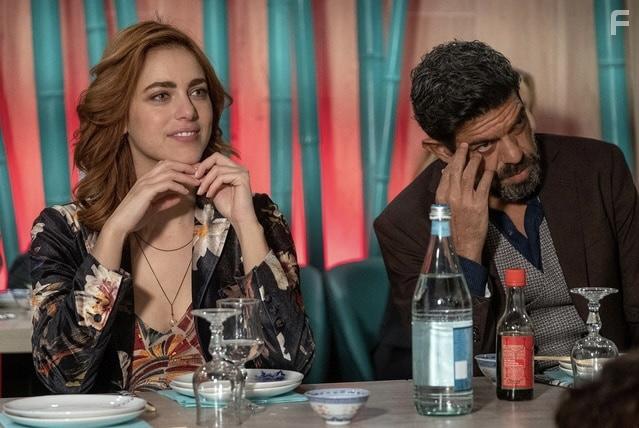 Pierfrancesco Favino and Miriam Leone in Corro da te (2022)