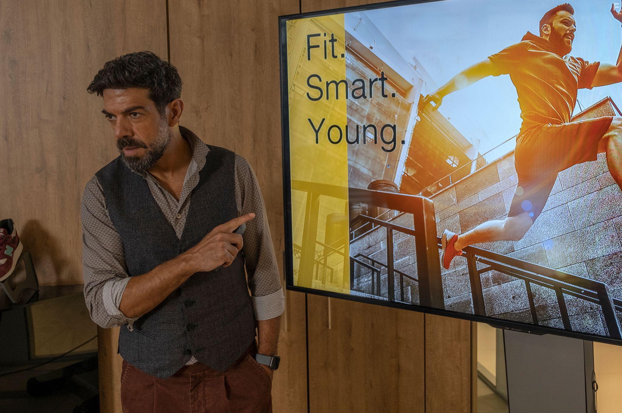 Pierfrancesco Favino in Corro da te (2022)