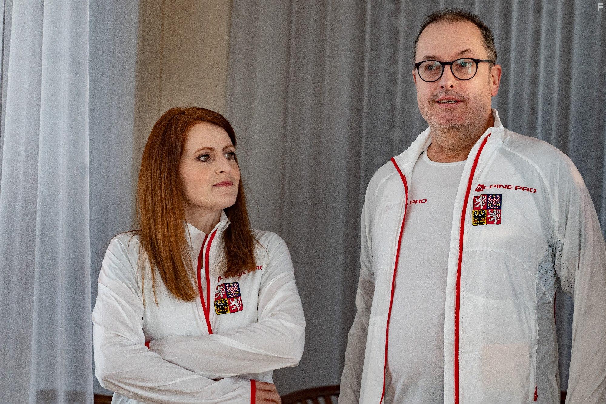 Josef Polsek and Eva Leinweberov in Kurz manzelsk touhy (2021)