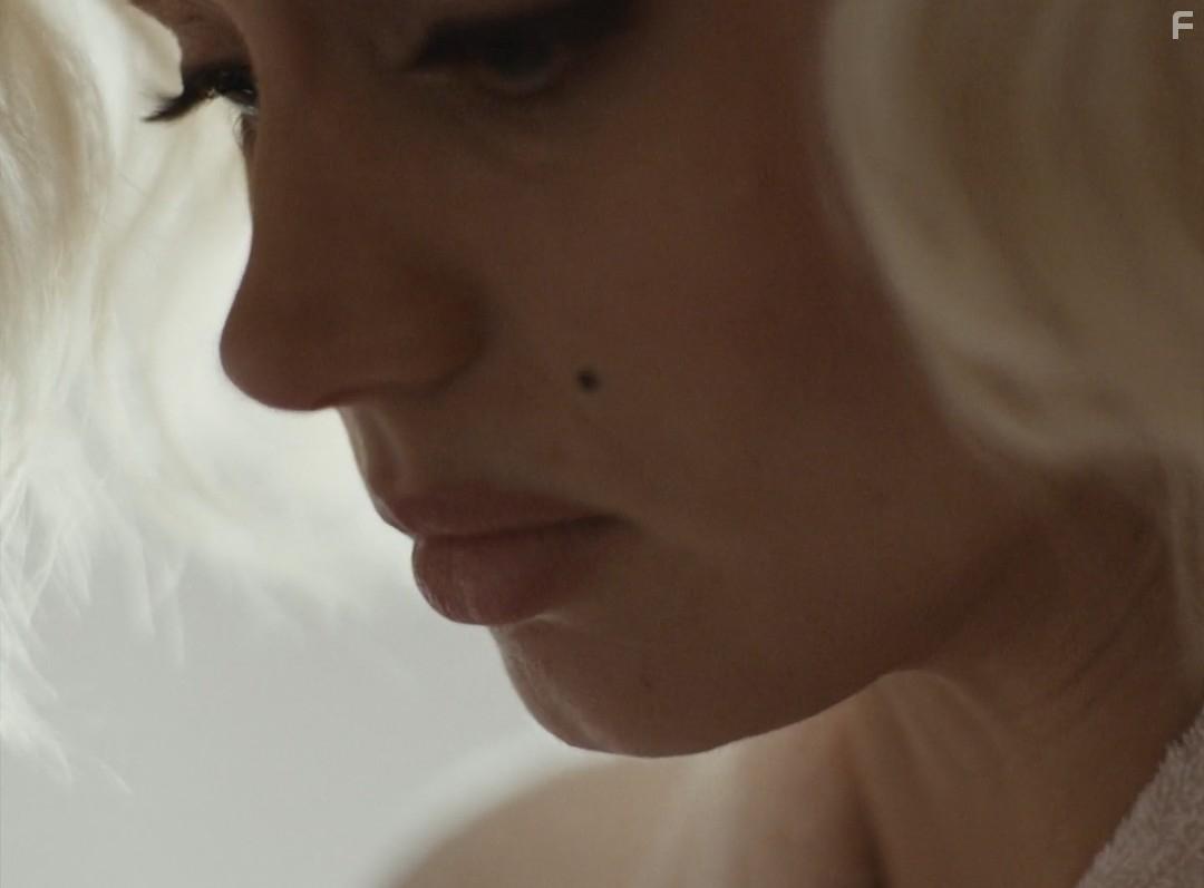 Ana de Armas in Blonde (2022)