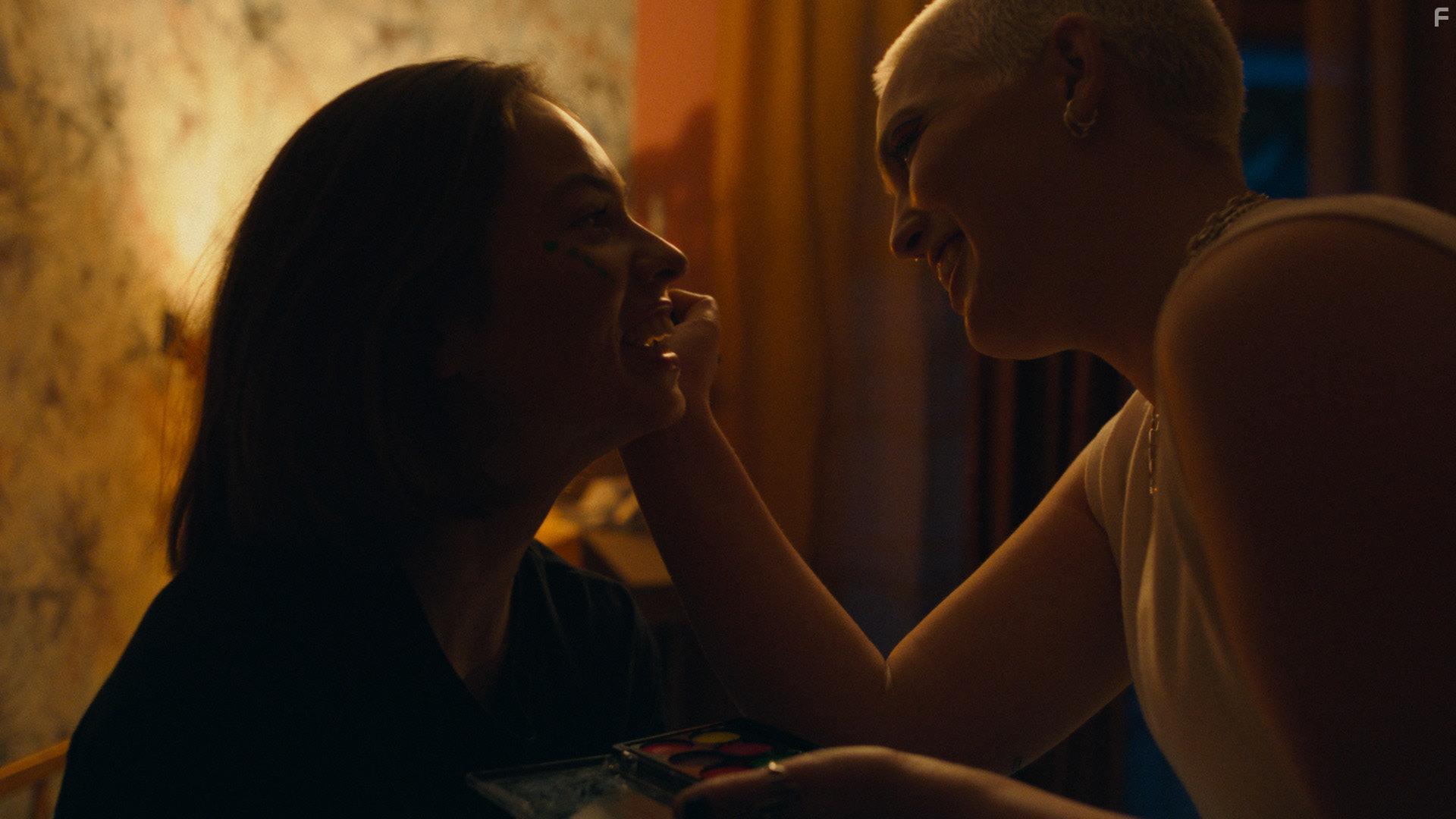 Ninalotte Roose and Ferre van den Broeck in 2DEZIT (2022)