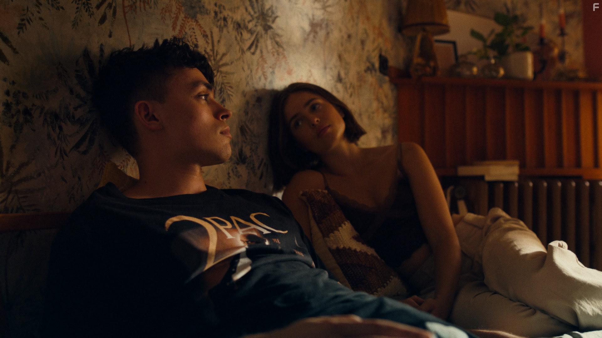 Nathan Bouts and Ninalotte Roose in 2DEZIT (2022)