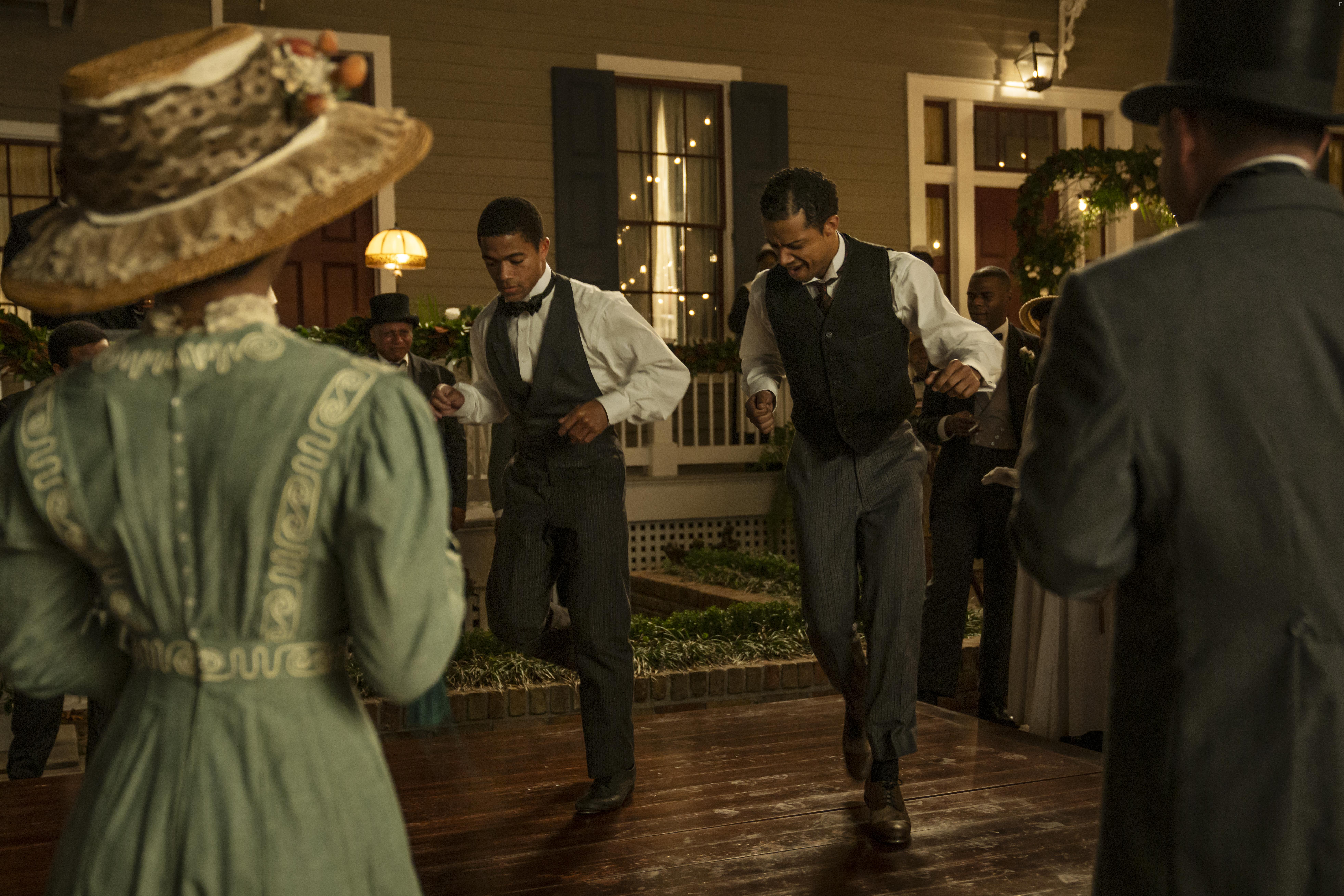 Steven G. Norfleet and Jacob Anderson in Interview with the Vampire (2022)