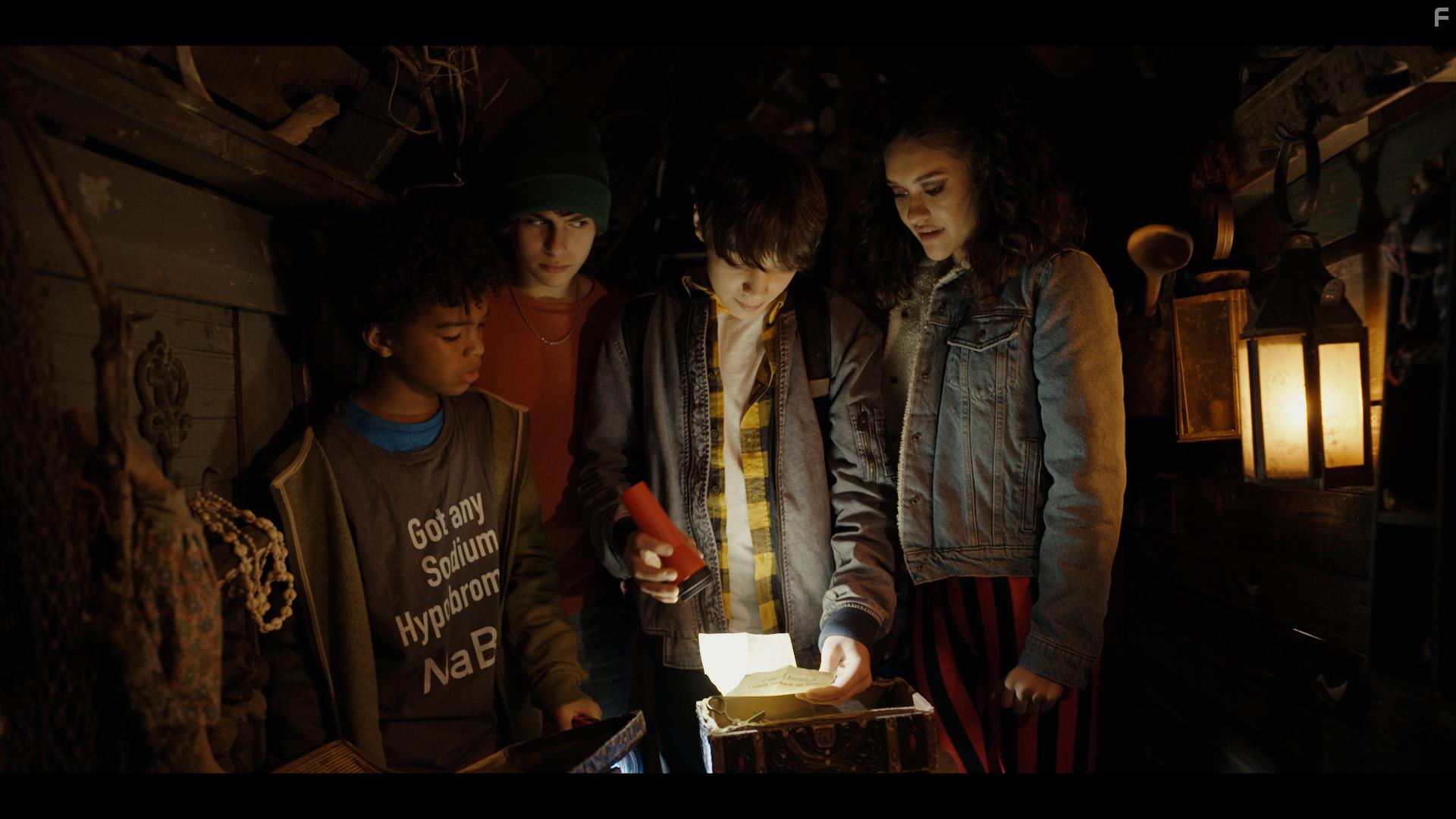 Marissa Reyes, Jaiden J. Smith, Dylan Martin Frankel, and Donovan Colan in Spirit Halloween (2022)