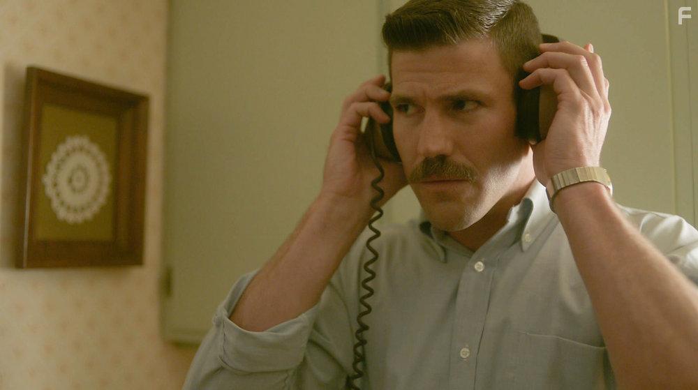 Austin Stowell in A Friend of the Family (2022)