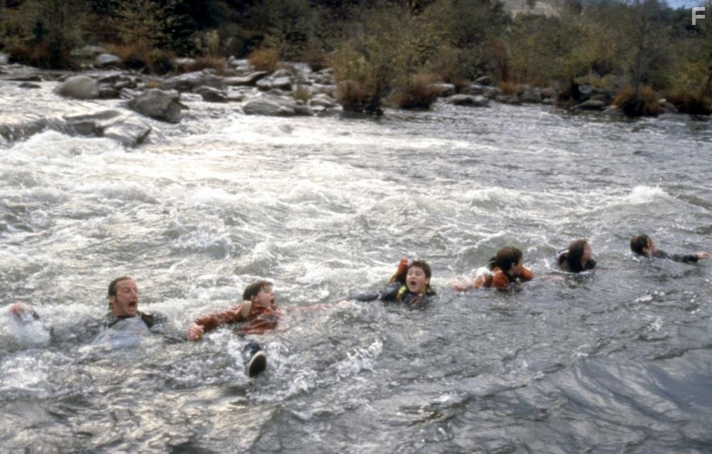 Blake Bashoff, Corey Carrier, Max Goldblatt, Ari Greenberg, Janna Michaels, and Daniel Stern in Измученные походом (1995)