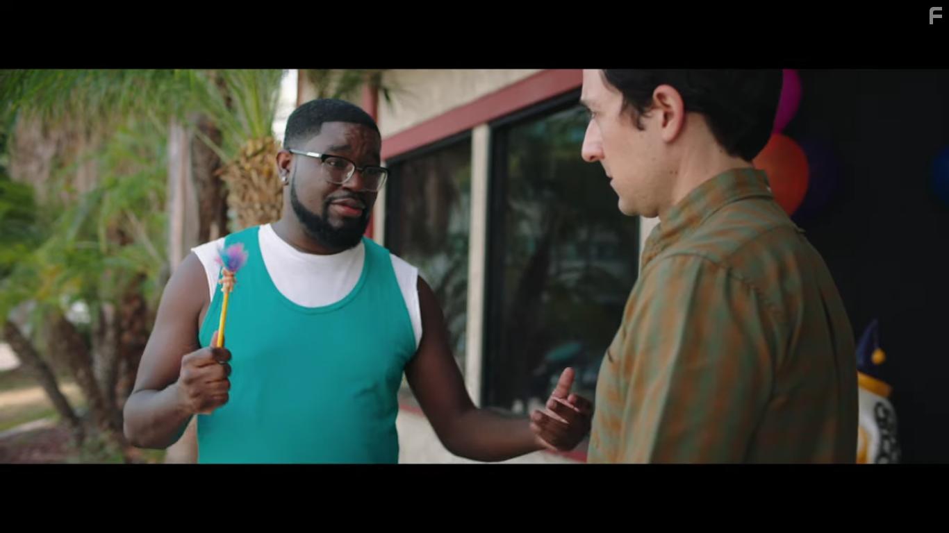 Lil Rel Howery and Josh Brener in Bromates (2022)