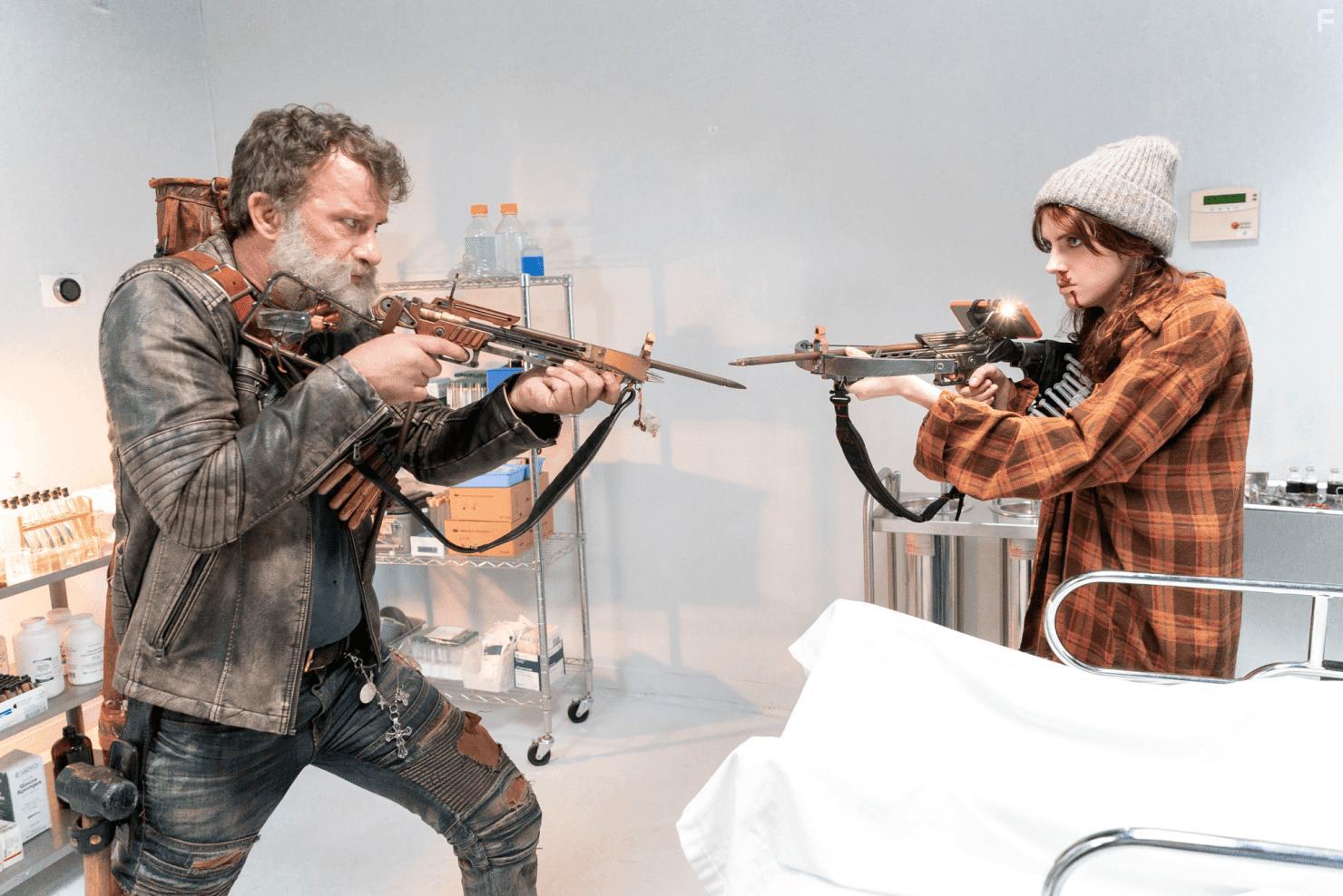 Thomas Jane and Kara Hayward in Slayers (2022)