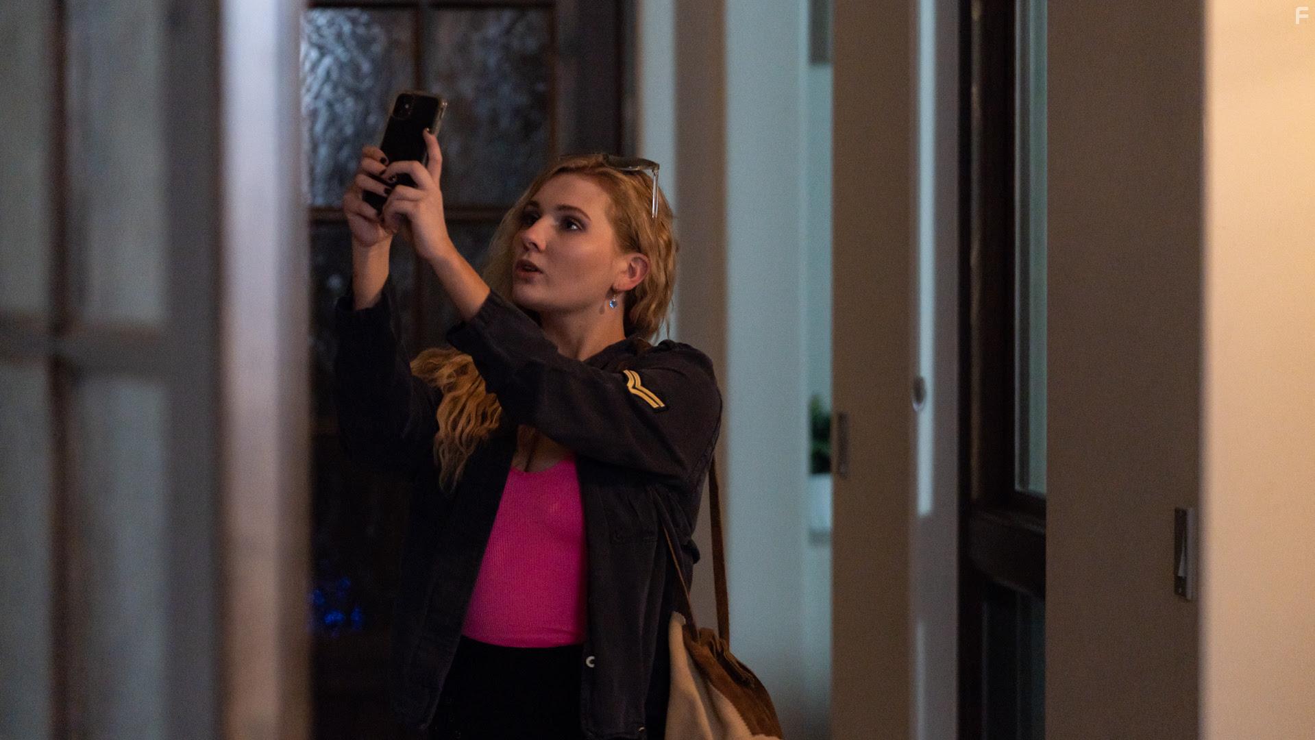 Abigail Breslin in Slayers (2022)