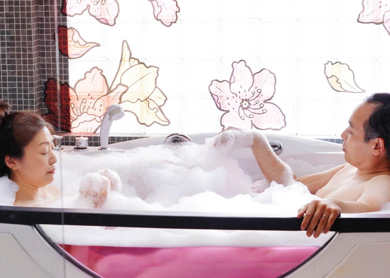 Hoteru royaru (2020)