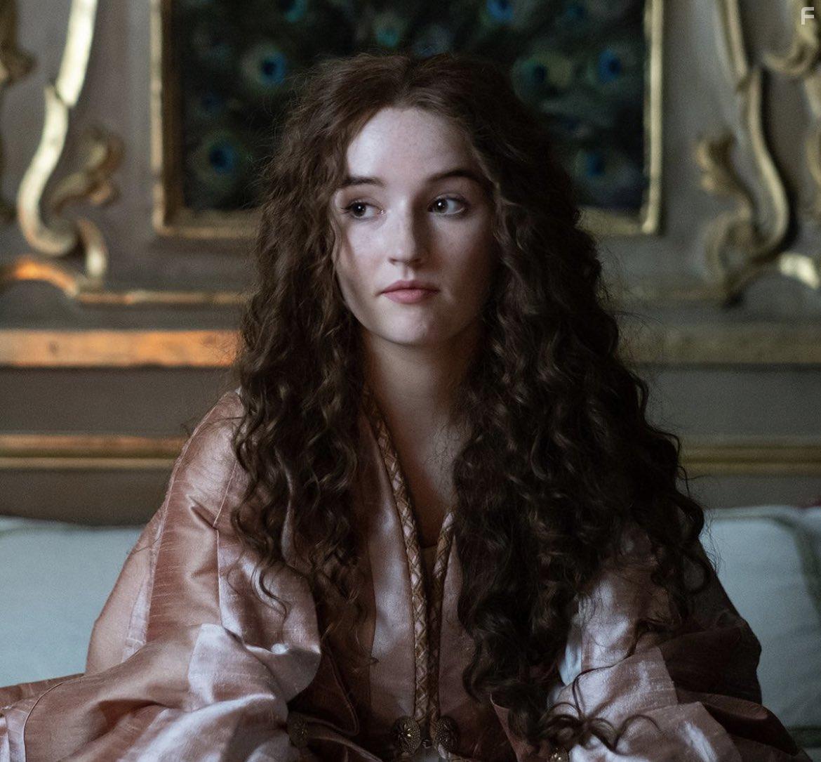 Kaitlyn Dever in Rosaline (2022)