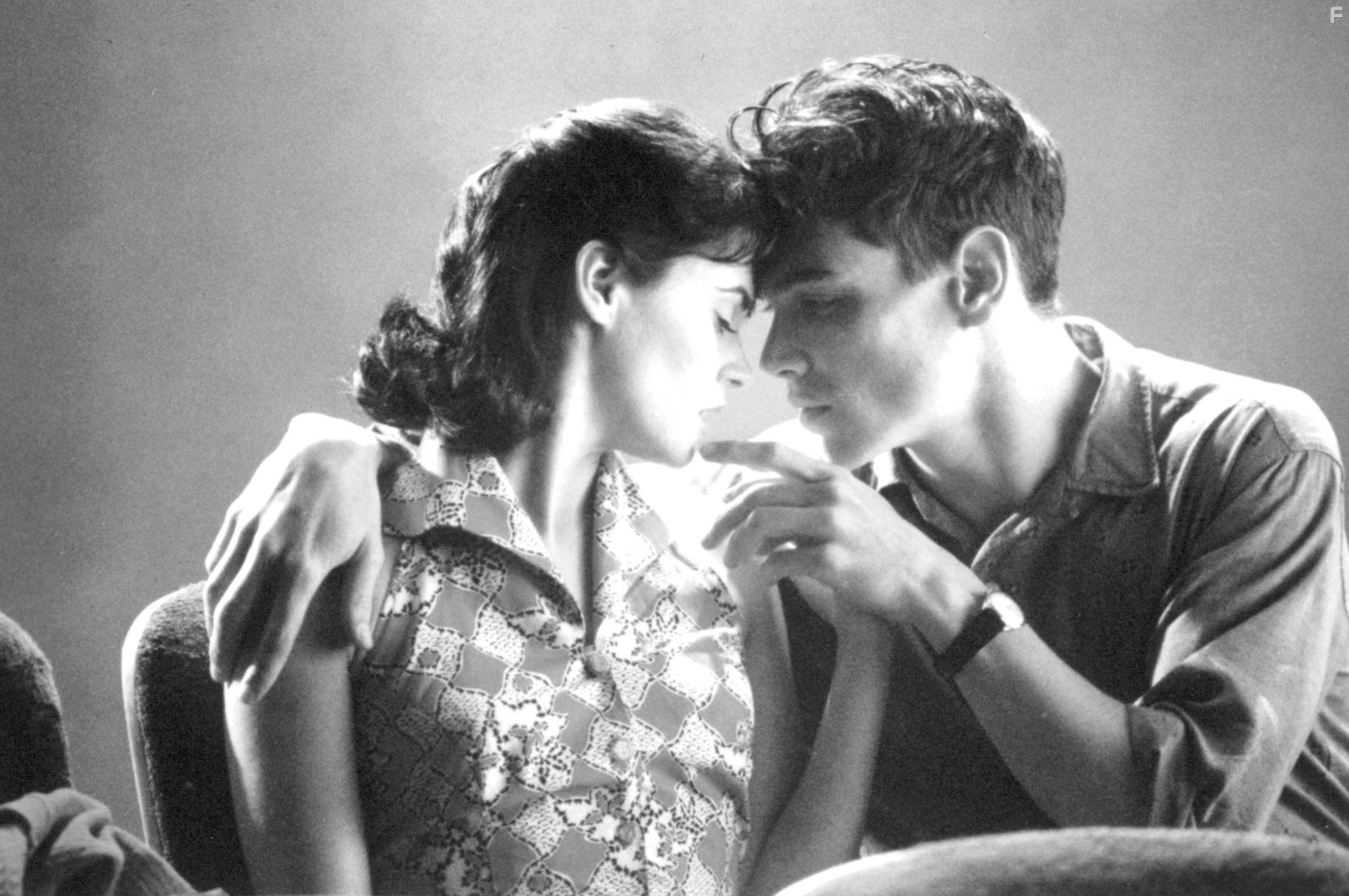 Billy Crudup and Joanna Going in Выдуманная жизнь Эбботов (1997)