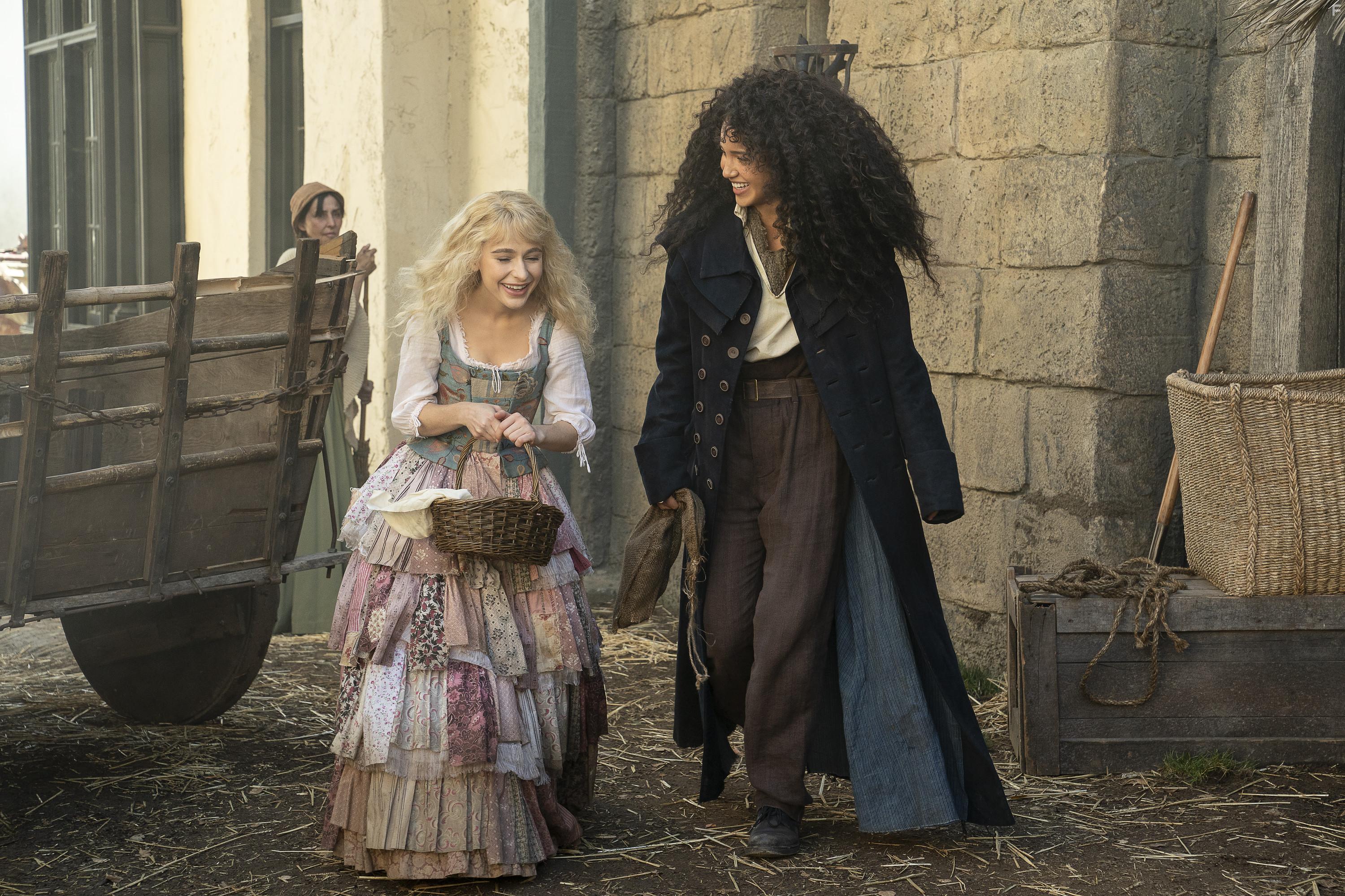 Sophia Anne Caruso and Sofia Wylie in The School for Good and Evil (2022)
