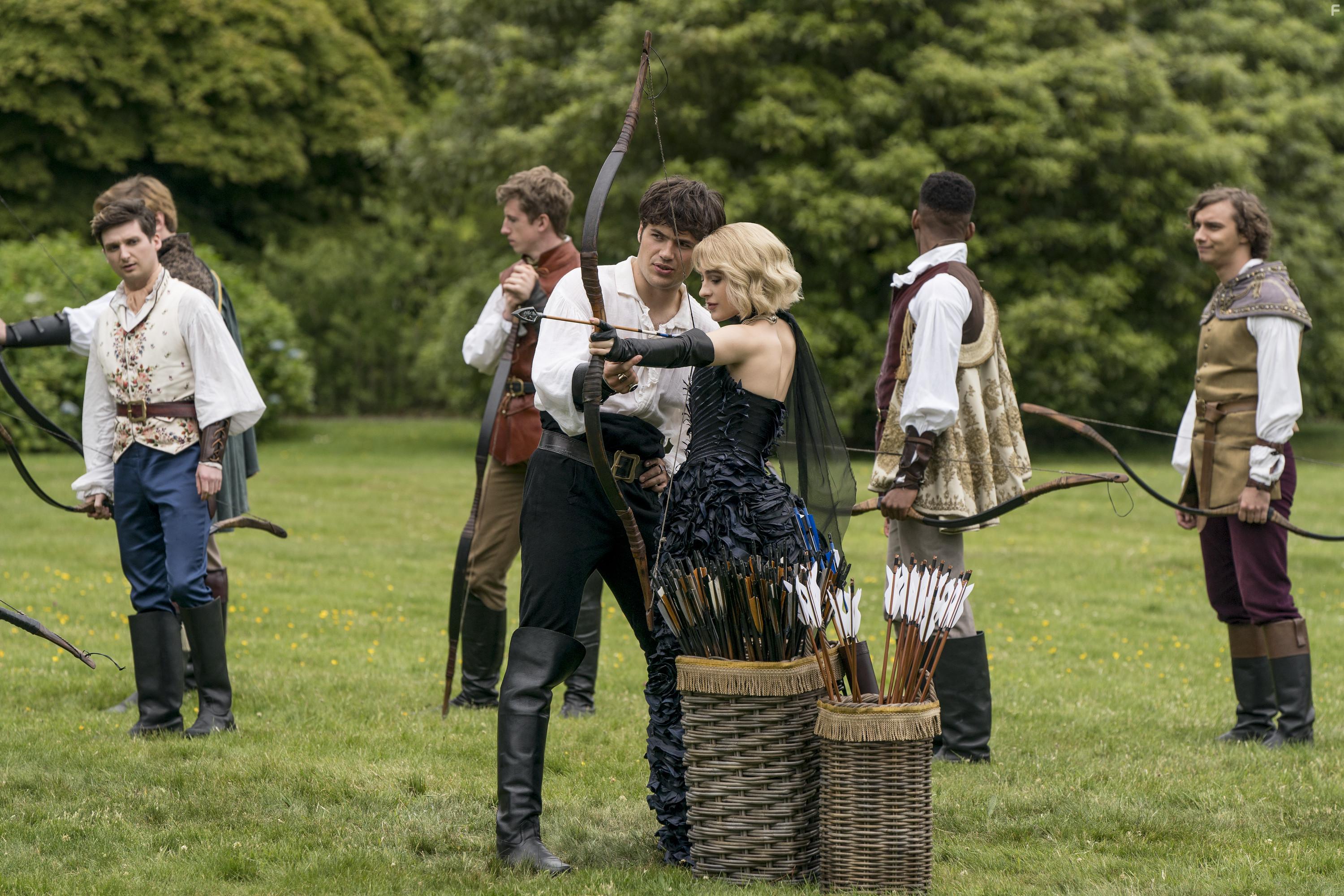 Sophia Anne Caruso and Jamie Flatters in The School for Good and Evil (2022)