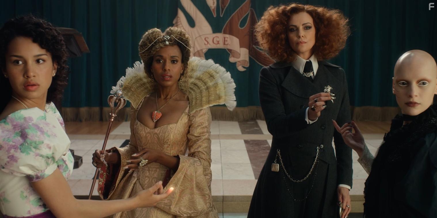 Charlize Theron, Kerry Washington, Sofia Wylie, and Joelle in The School for Good and Evil (2022)