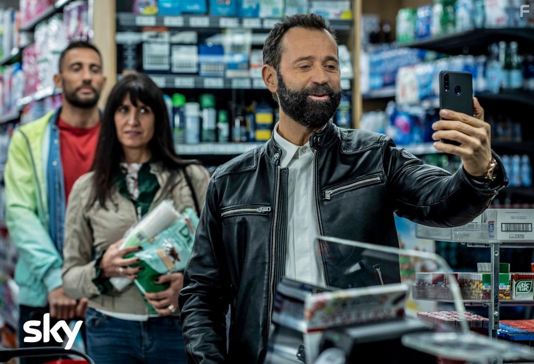 Fabio Volo in Genitori vs Influencer (2021)