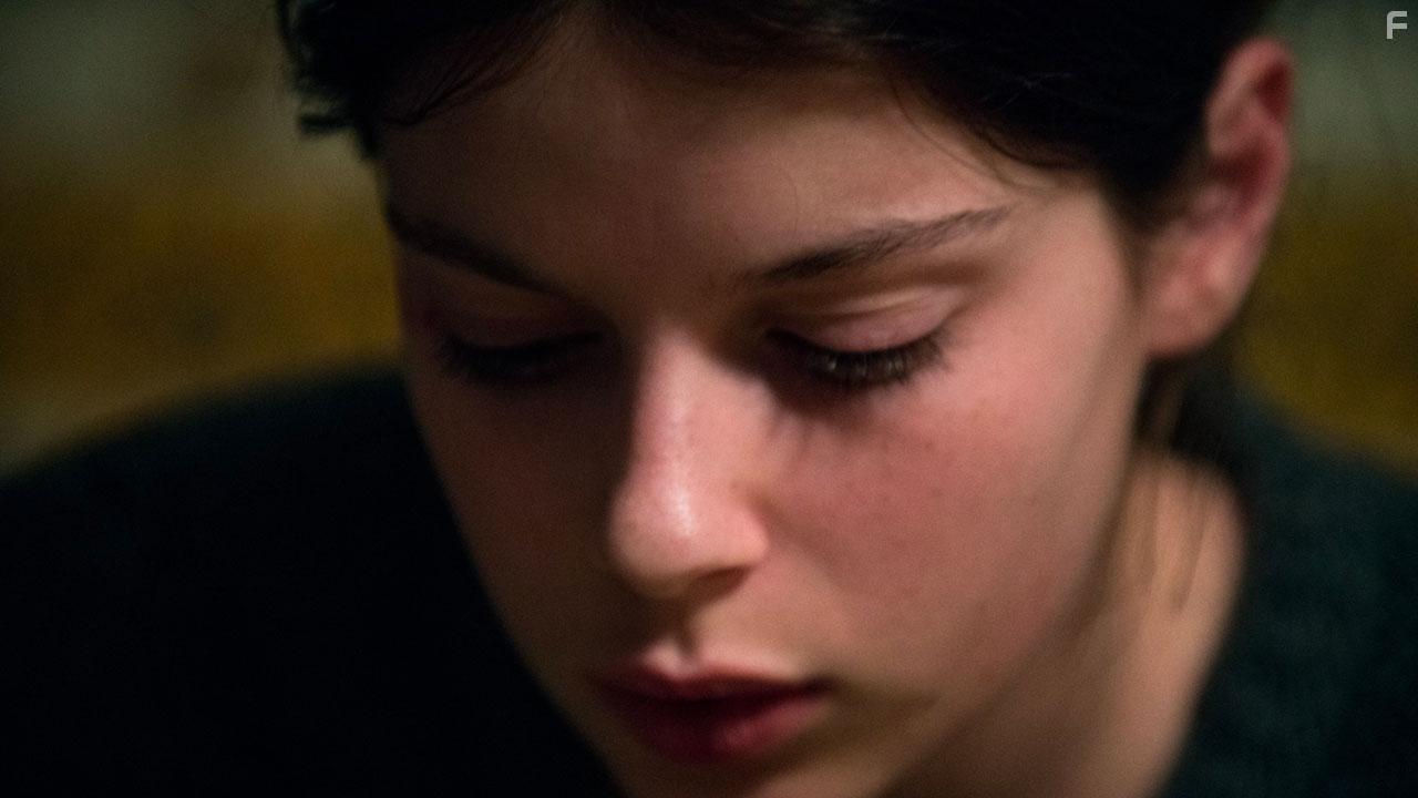 Девушка полетела