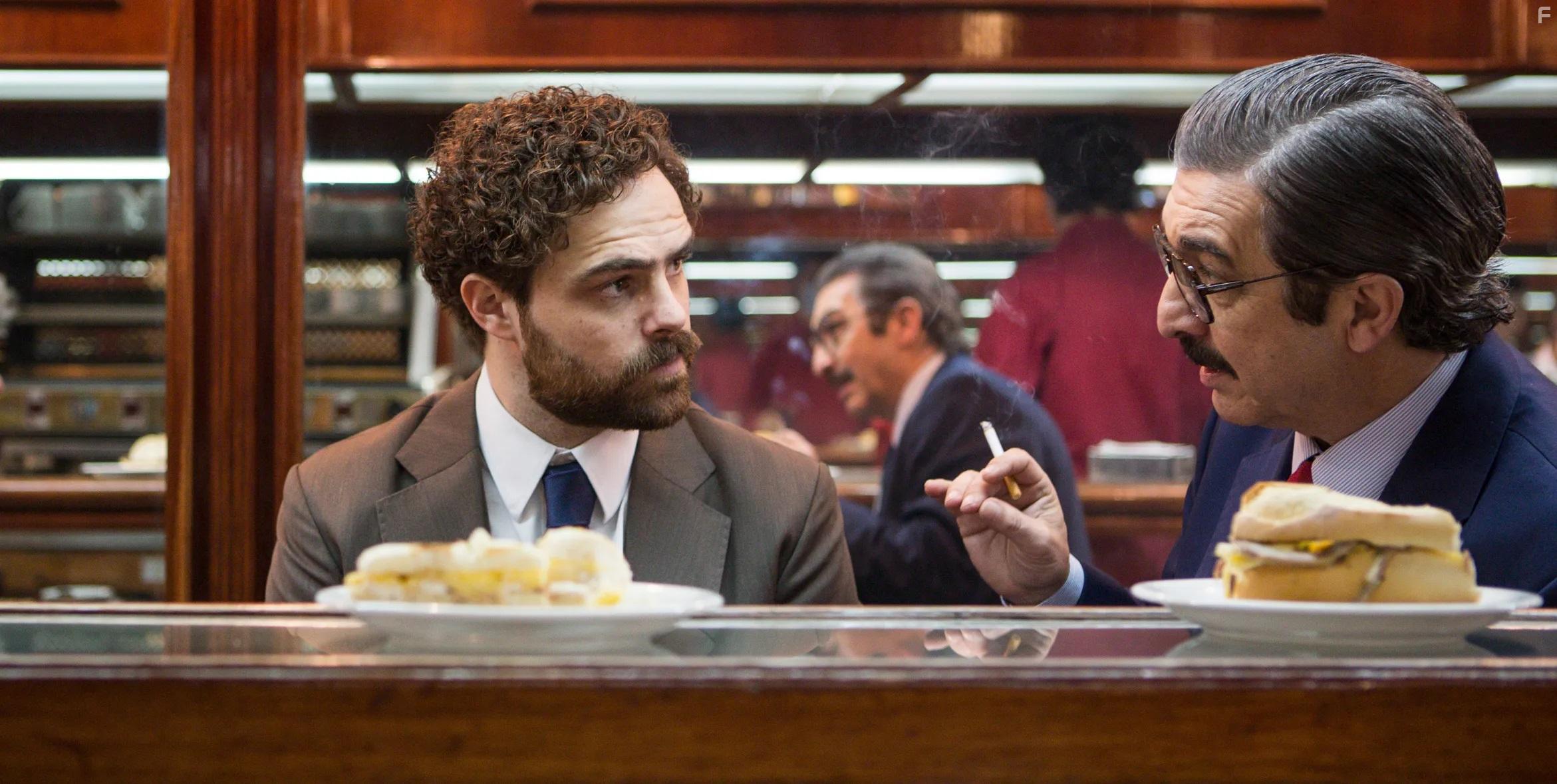 Ricardo Darn and Peter Lanzani in Argentina, 1985 (2022)