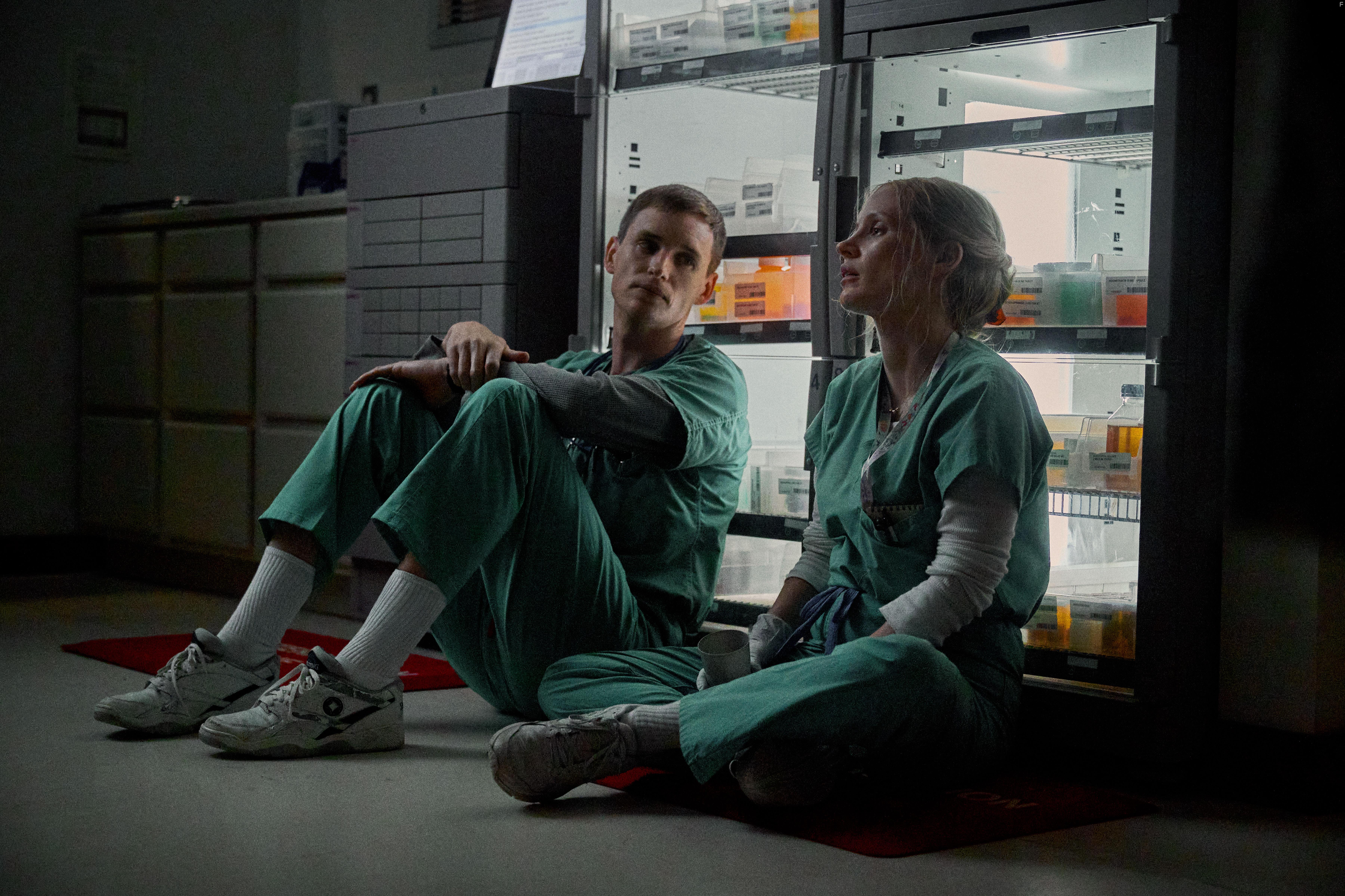 Eddie Redmayne and Jessica Chastain in The Good Nurse (2022)