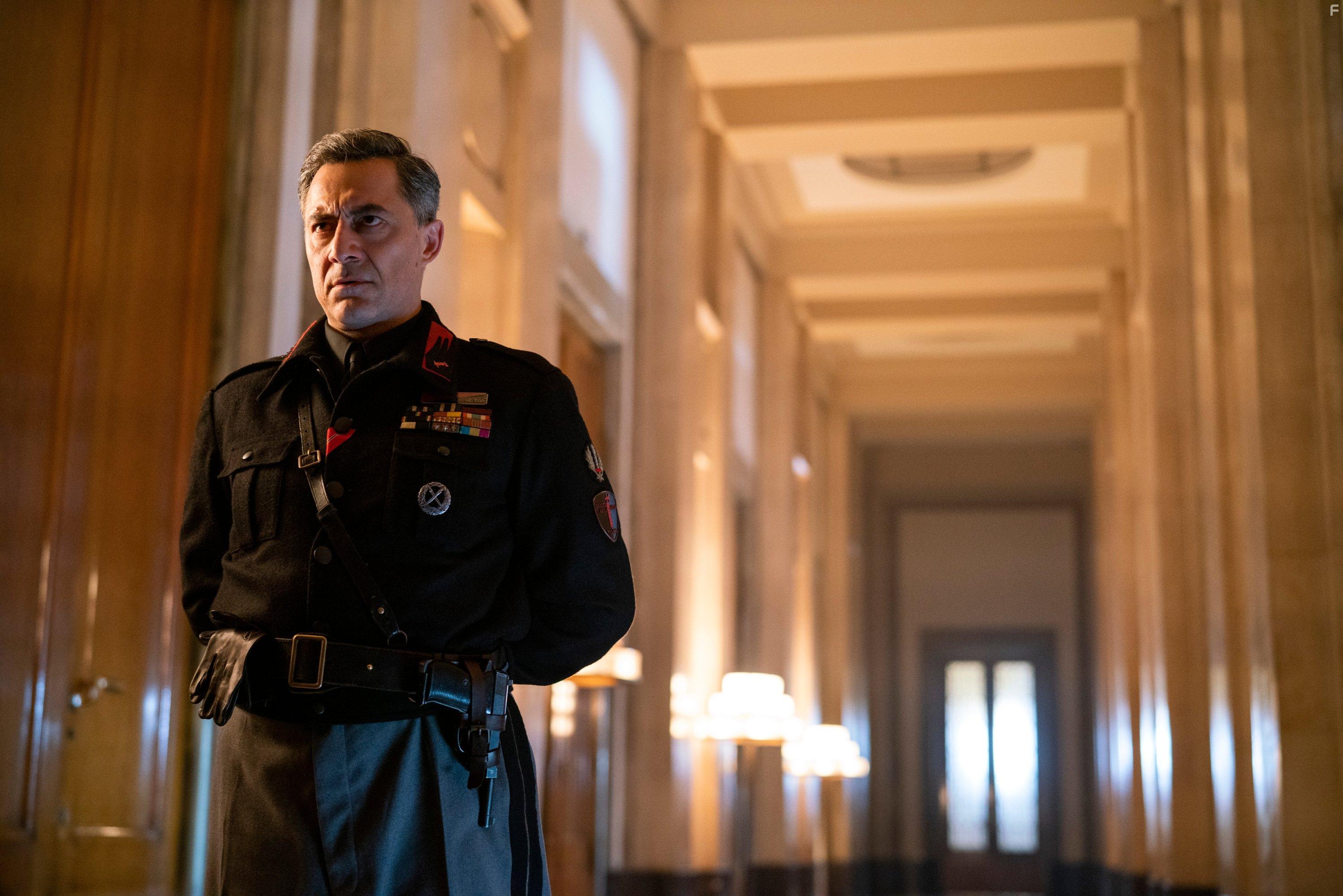 Rapiniamo il Duce (2022)