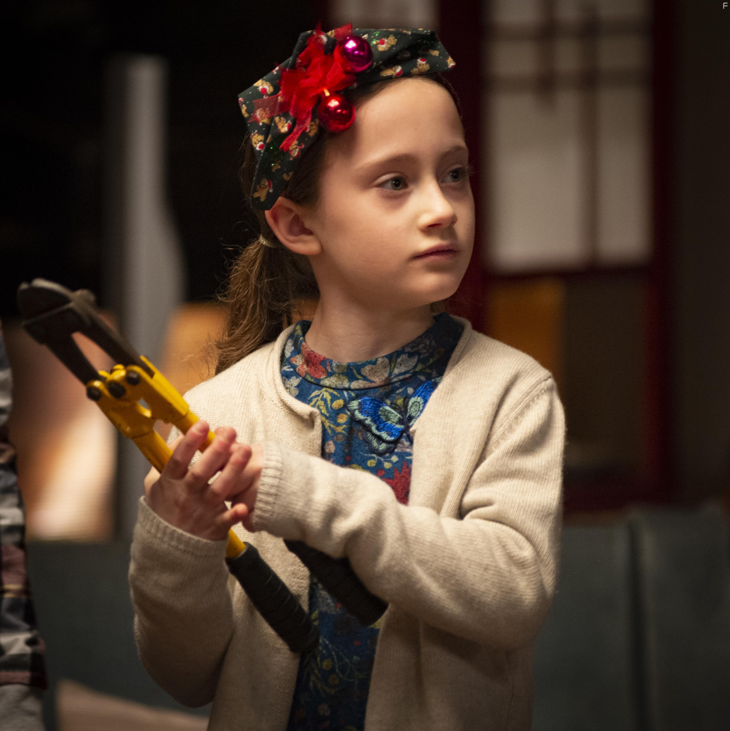 Mia McGovern Zaini in The Good Witch of Christmas (2022)