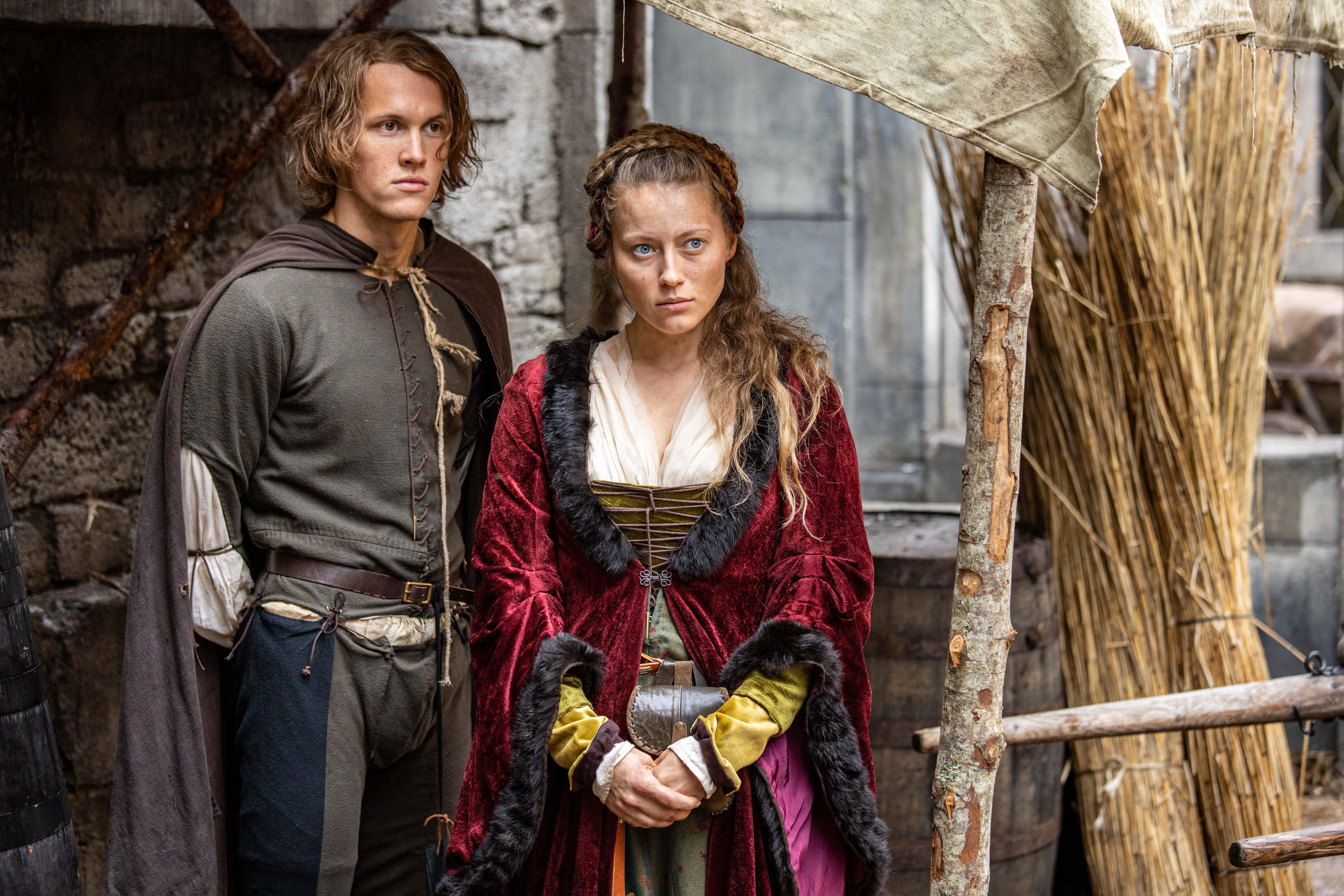 Henessi Schmidt and Franz Malmsten in Apteeker Melchior (2022)