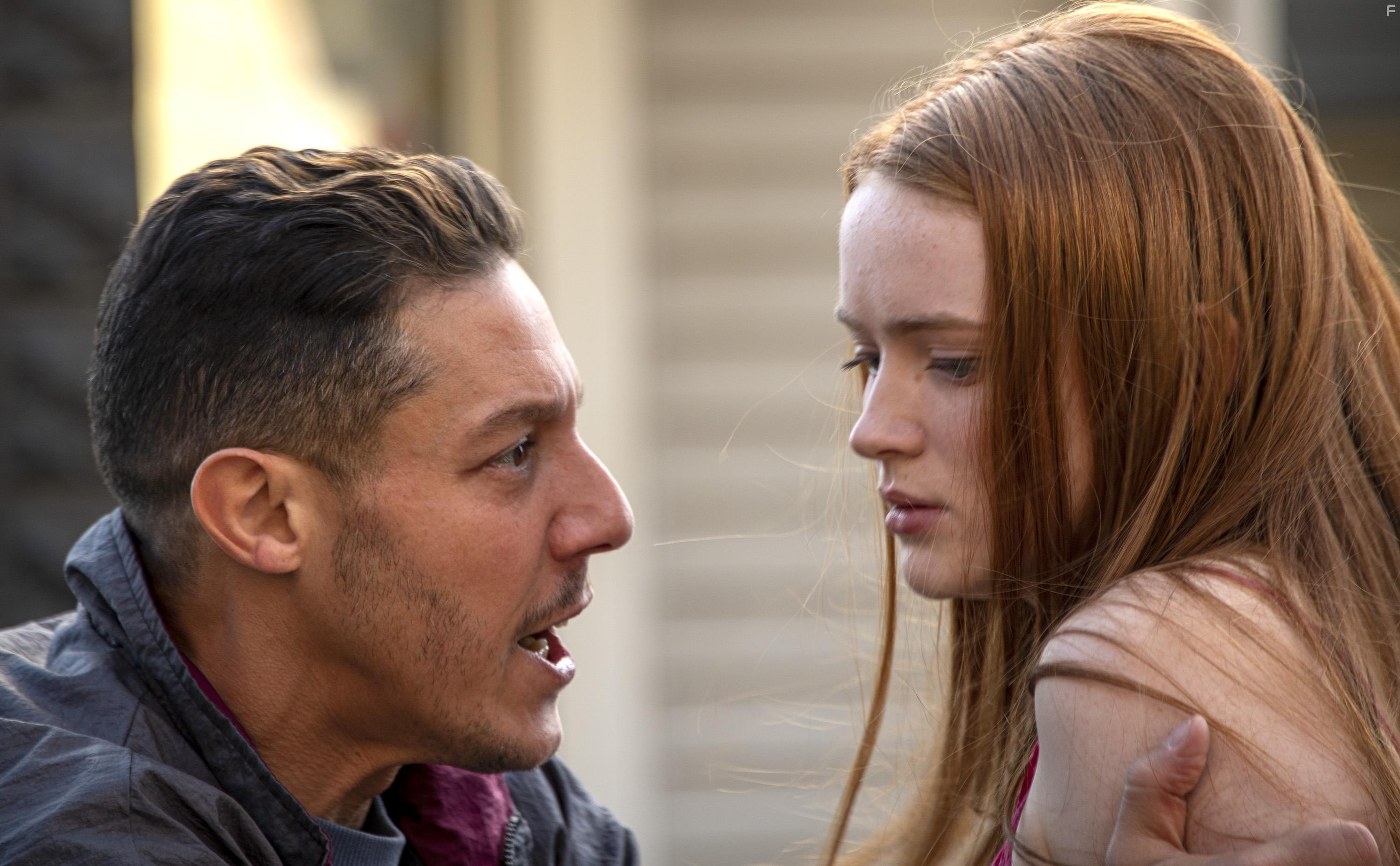 Theo Rossi and Sadie Sink in Dear Zoe (2022)